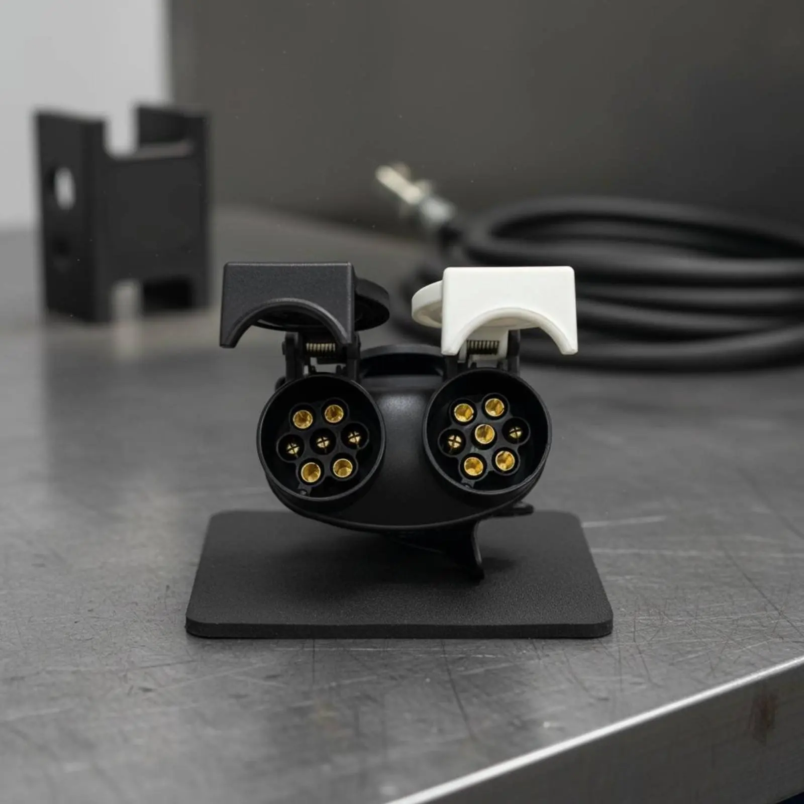 13 to 7 Connector Tow Vehicle Attachment Adapter CE Certified European Tow Vehicle Attachment Plug Adapter Vehicle Accessory
13 to 7 Connector Tow Vehicle Attachment Adapter CE Certified European Tow Vehicle Attachment Plug Adapter Vehicle Accessory