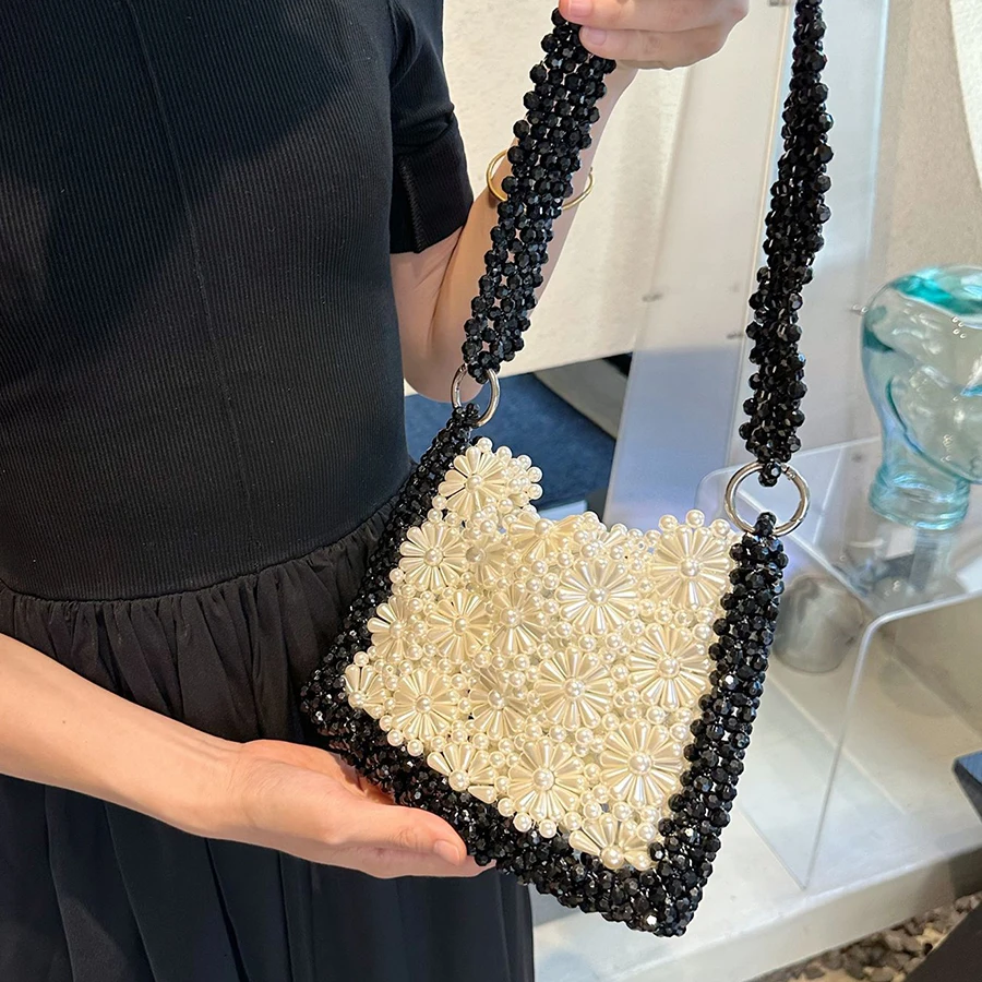 Summer Small flower beaded handbags party cute girl's bag hollow out hand-woven shoulder bag patchwork clutch beach purses bolsa
Summer Small flower beaded handbags party cute girl's bag hollow out hand-woven shoulder bag patchwork clutch beach purses bolsa
