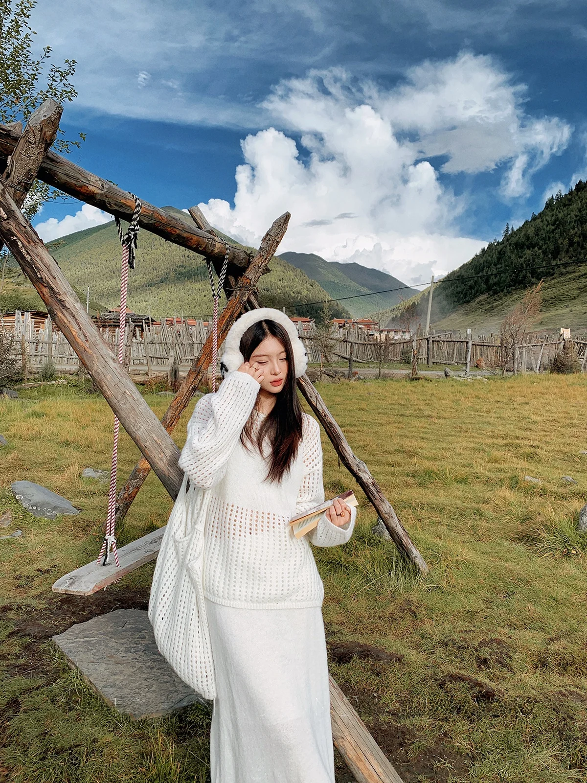 Белый ажурный вязаный комплект, женская модная осень 2025 f, юбка, вязаный свитер, комплект из футболки, шикарный дышащий теплый комплект
Белый ажурный вязаный комплект, женская модная осень 2025 f, юбка, вязаный свитер, комплект из футболки, шикарный дышащий теплый комплект