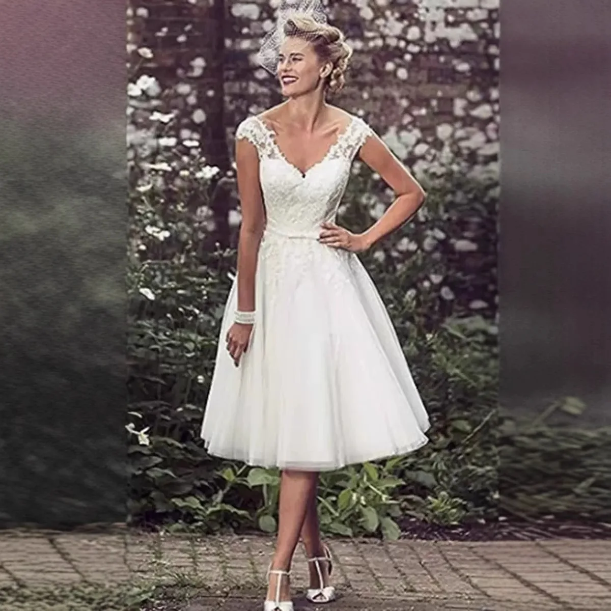 Wedding dress spring and summer new bride thin simple lace sexy travel photography short soft yarn temperament long dress sweet
Wedding dress spring and summer new bride thin simple lace sexy travel photography short soft yarn temperament long dress sweet