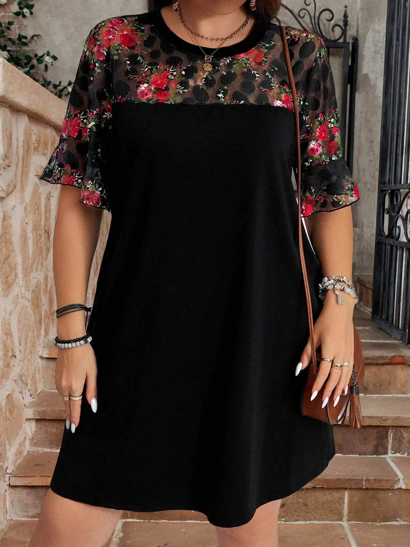 Plus Size Floral Lace Patchwork A-Line Dress For Summer
Plus Size Floral Lace Patchwork A-Line Dress For Summer