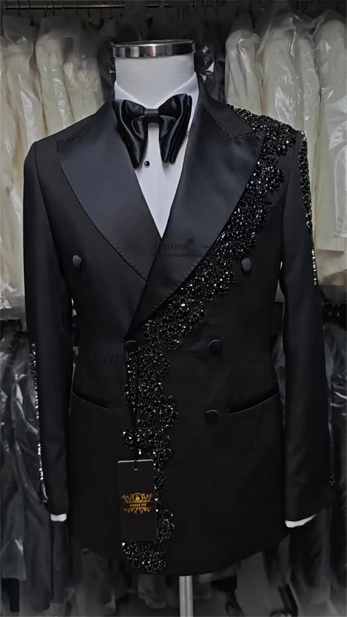 Мужские костюмы с блестящими драгоценными камнями и кристаллами, двубортные свадебные смокинги для жениха, комплекты из 2 предметов, мужские пиджаки для выпускного вечера по индивидуальному заказу, trajes para hombre
Мужские костюмы с блестящими драгоценными камнями и кристаллами, двубортные свадебные смокинги для жениха, комплекты из 2 предметов, мужские пиджаки для выпускного вечера по индивидуальному заказу, trajes para hombre