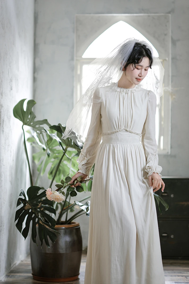 Spring Autumn Women French Vintage Sweet Lace Trimming Slim Waist Comfortable Beige Maxi Dresses
Spring Autumn Women French Vintage Sweet Lace Trimming Slim Waist Comfortable Beige Maxi Dresses