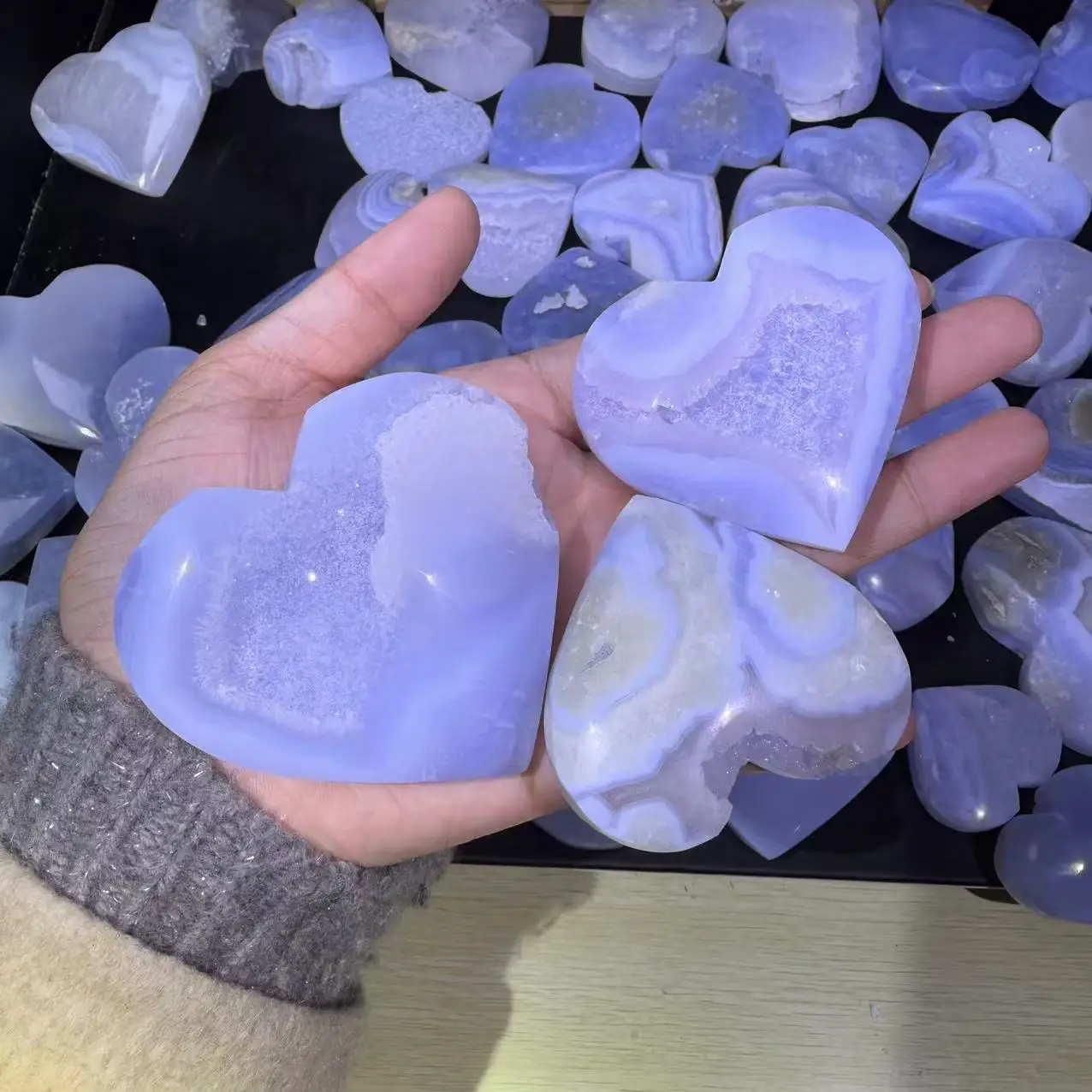 Kindfull Wholesale High Quality Blue Lace Agate Heart Spiritual Healing Agate Heart Carved Stone for Decoration
Kindfull Wholesale High Quality Blue Lace Agate Heart Spiritual Healing Agate Heart Carved Stone for Decoration