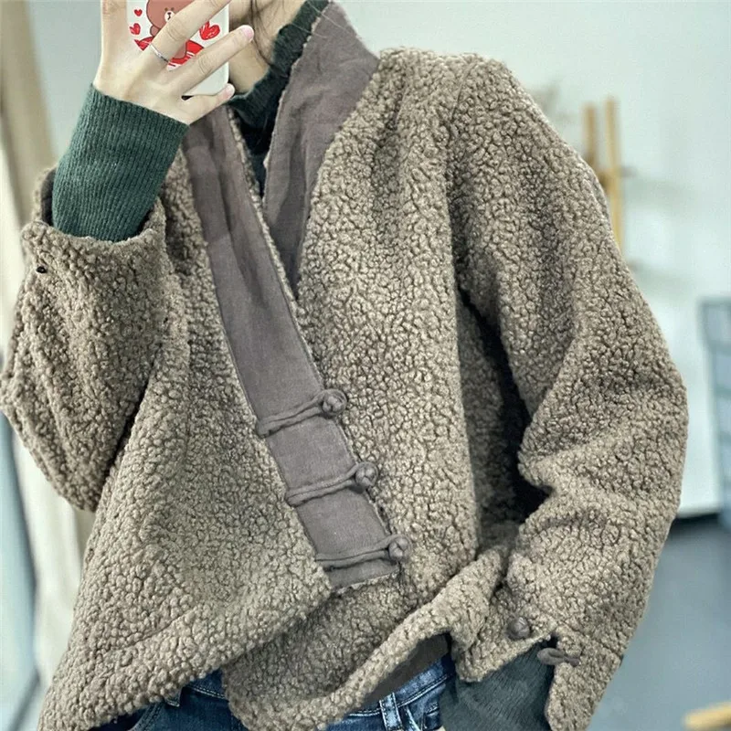 Literary Solid Short Jacket Women Loose Thick Lamb Wool Coat Ethnic Style V-neck Buckle Outerwears Autumn Winter
Literary Solid Short Jacket Women Loose Thick Lamb Wool Coat Ethnic Style V-neck Buckle Outerwears Autumn Winter