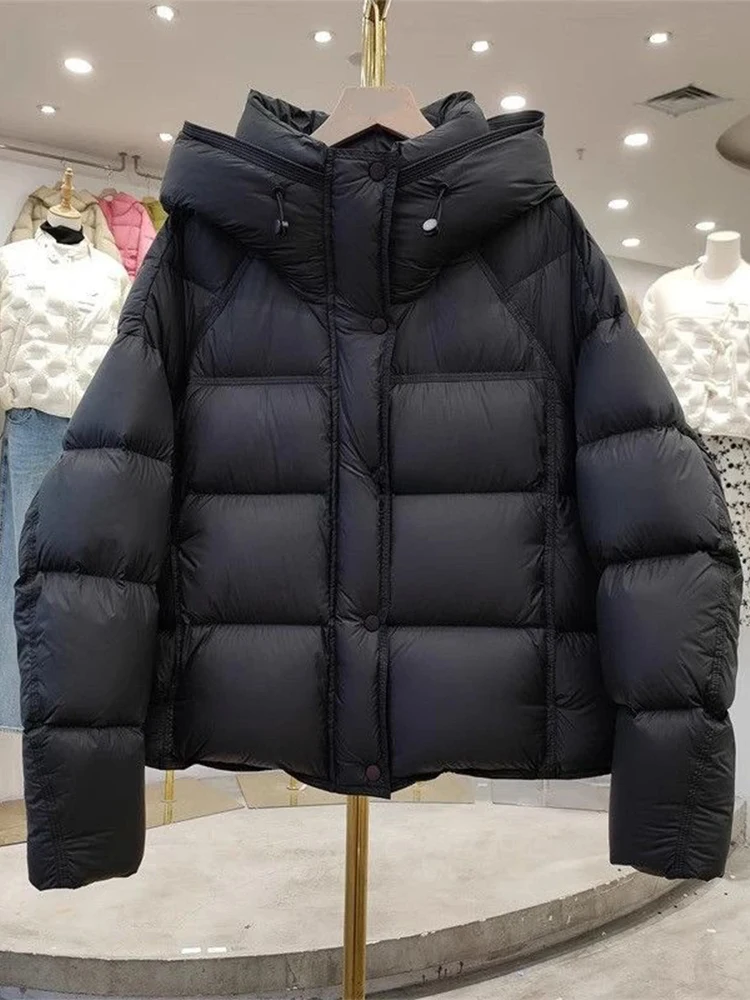 Модная утепленная хлопковая куртка с капюшоном для женщин, новая зимняя модель, универсальное высококачественное свободное хлопковое пальто в корейском стиле
Модная утепленная хлопковая куртка с капюшоном для женщин, новая зимняя модель, универсальное высококачественное свободное хлопковое пальто в корейском стиле