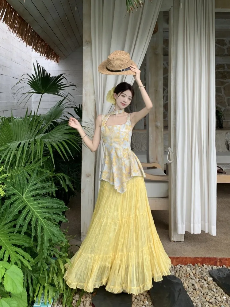 Vacation style floral printing irregular vintage camisole vest drape pleated skirt women's summer temperament two-piece set
Vacation style floral printing irregular vintage camisole vest drape pleated skirt women's summer temperament two-piece set