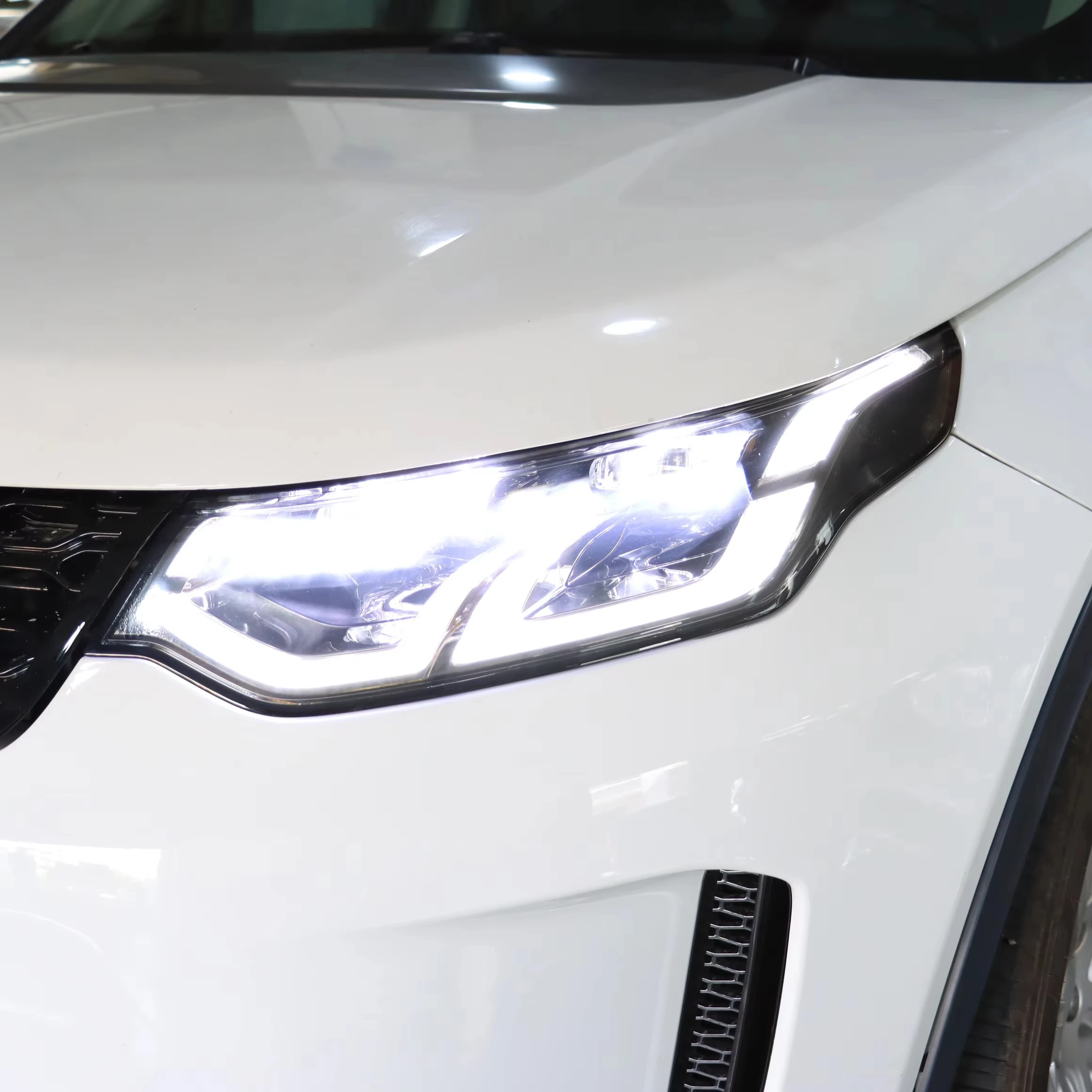 For Land Rover Discovery Sport 2015-2019 LED Car Headlight Upgrade And Replacement New Model Repair Replacement
For Land Rover Discovery Sport 2015-2019 LED Car Headlight Upgrade And Replacement New Model Repair Replacement