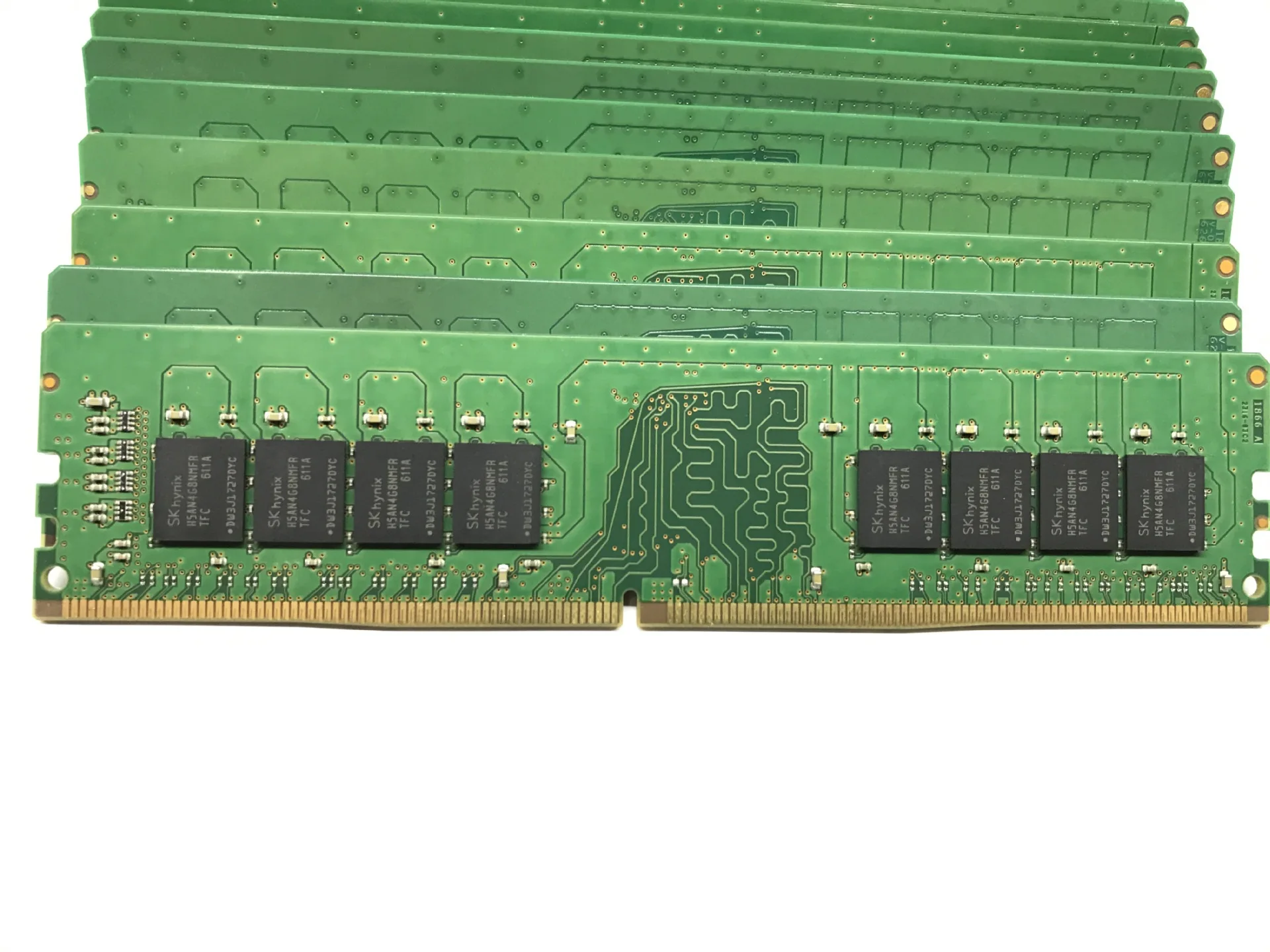 Для M393A2K43BB1-CPB Server DDR4 Module RDIMM 16GB 2RX8 PC4-2133P RECC 2133Mbps 1,2 V
Для M393A2K43BB1-CPB Server DDR4 Module RDIMM 16GB 2RX8 PC4-2133P RECC 2133Mbps 1,2 V
