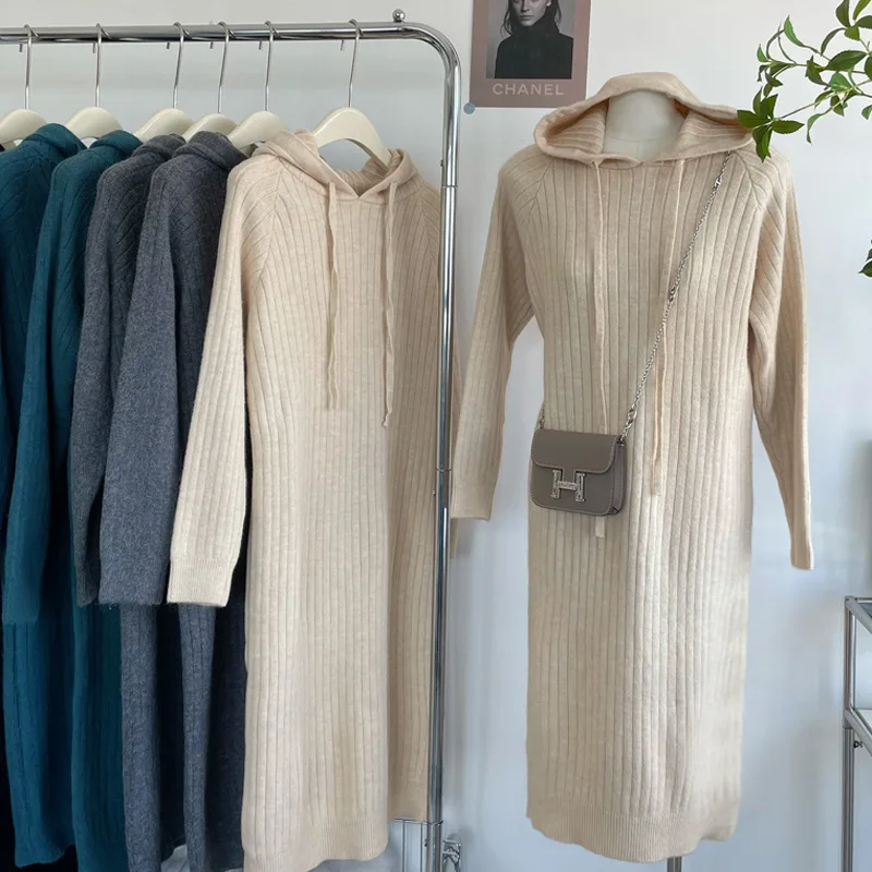 Новое осенне-зимнее платье-свитер с капюшоном, женское свободное однотонное простое толстое трикотажное платье длиной до колена
Новое осенне-зимнее платье-свитер с капюшоном, женское свободное однотонное простое толстое трикотажное платье длиной до колена