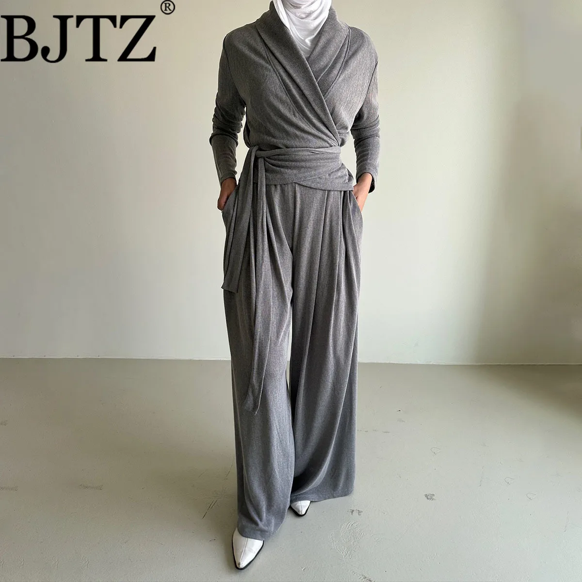 BJTZ женский дизайнерский многослойный комплект для похудения с перекрестными бретелями, весна-осень 2023, новый комплект из двух предметов с широкими брюками и топом
BJTZ женский дизайнерский многослойный комплект для похудения с перекрестными бретелями, весна-осень 2023, новый комплект из двух предметов с широкими брюками и топом