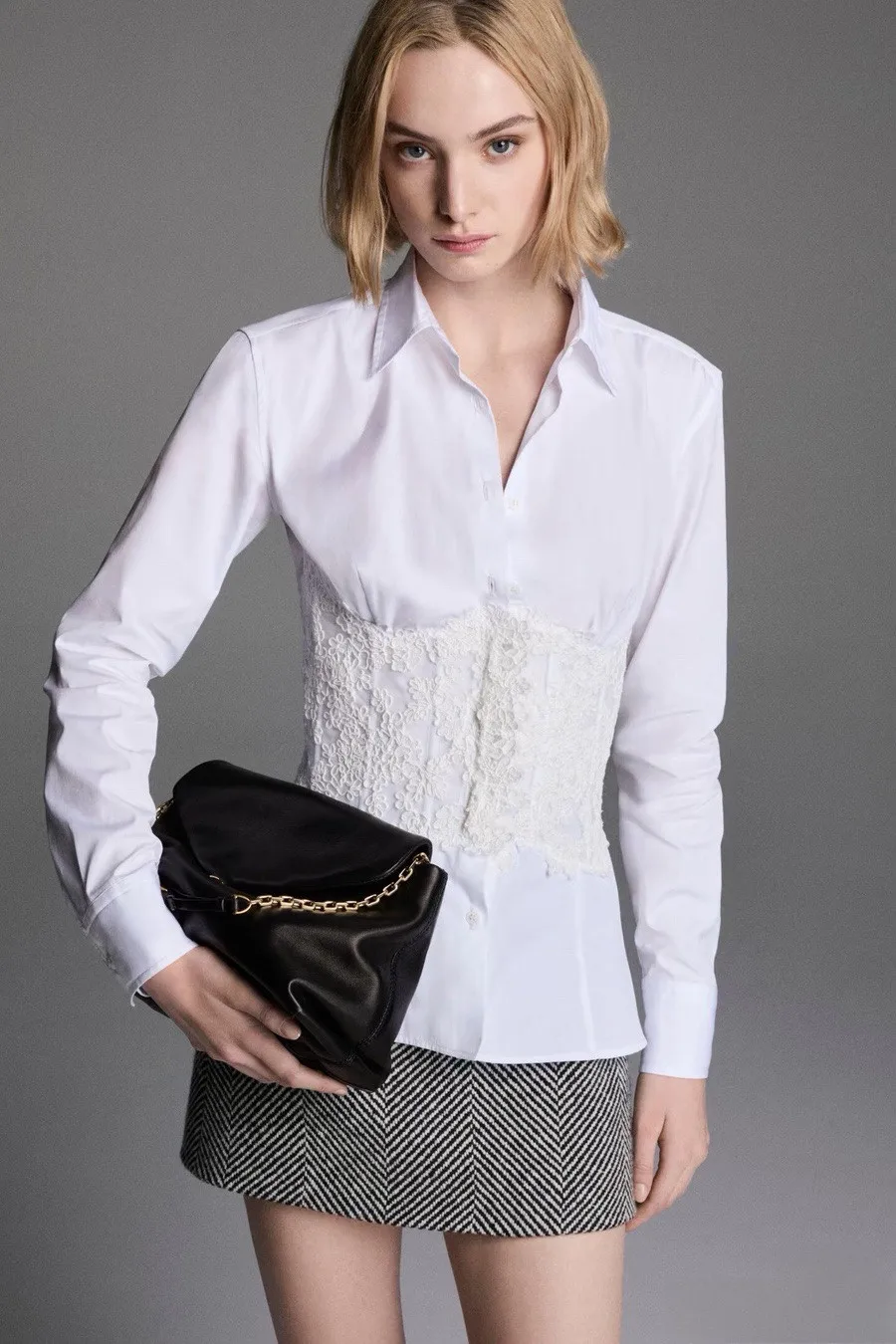 Elegant Office Ladies Long Sleeve Slim White Shirt 2026 New Spring Fashion Lace Embroidered Blouse
Elegant Office Ladies Long Sleeve Slim White Shirt 2026 New Spring Fashion Lace Embroidered Blouse