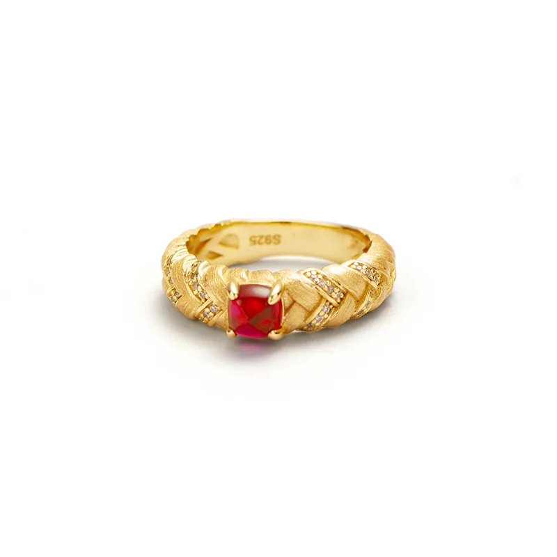 Spring new synthetic red corundum sterling silver woven brushed ring finger S925 silver
Spring new synthetic red corundum sterling silver woven brushed ring finger S925 silver