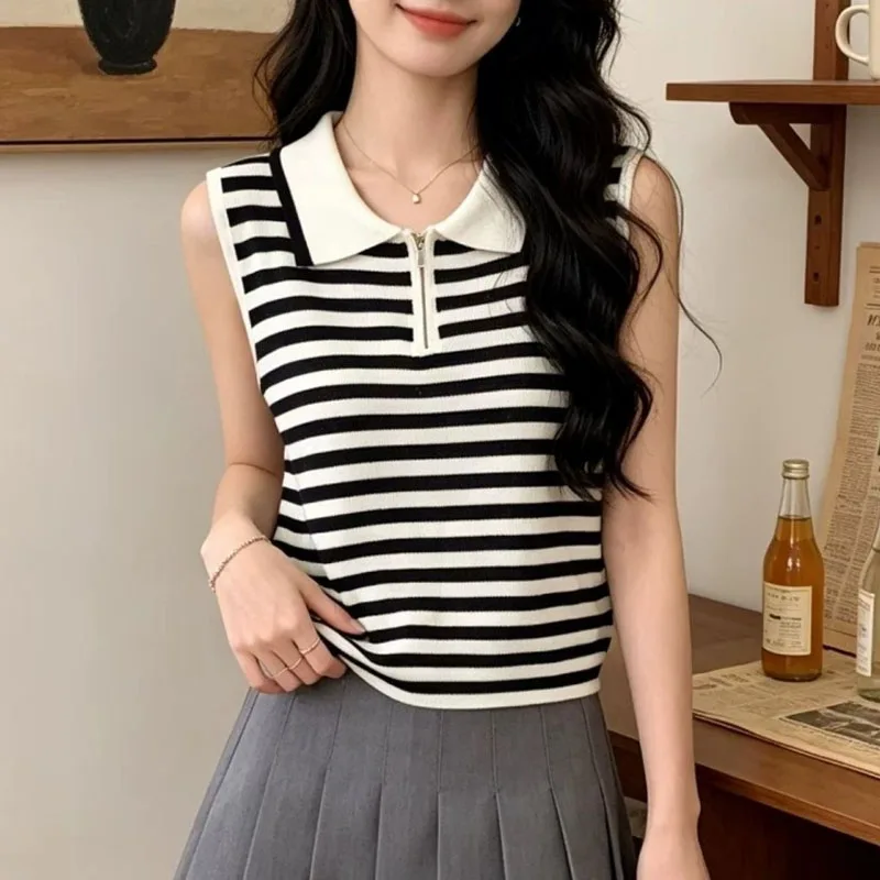 Knitwears Sleeveless Striped Knitted Sweater Women Pullovers New Summer Turn Down Collar Knit Sweater Pullover Women Tops Q4383
Knitwears Sleeveless Striped Knitted Sweater Women Pullovers New Summer Turn Down Collar Knit Sweater Pullover Women Tops Q4383