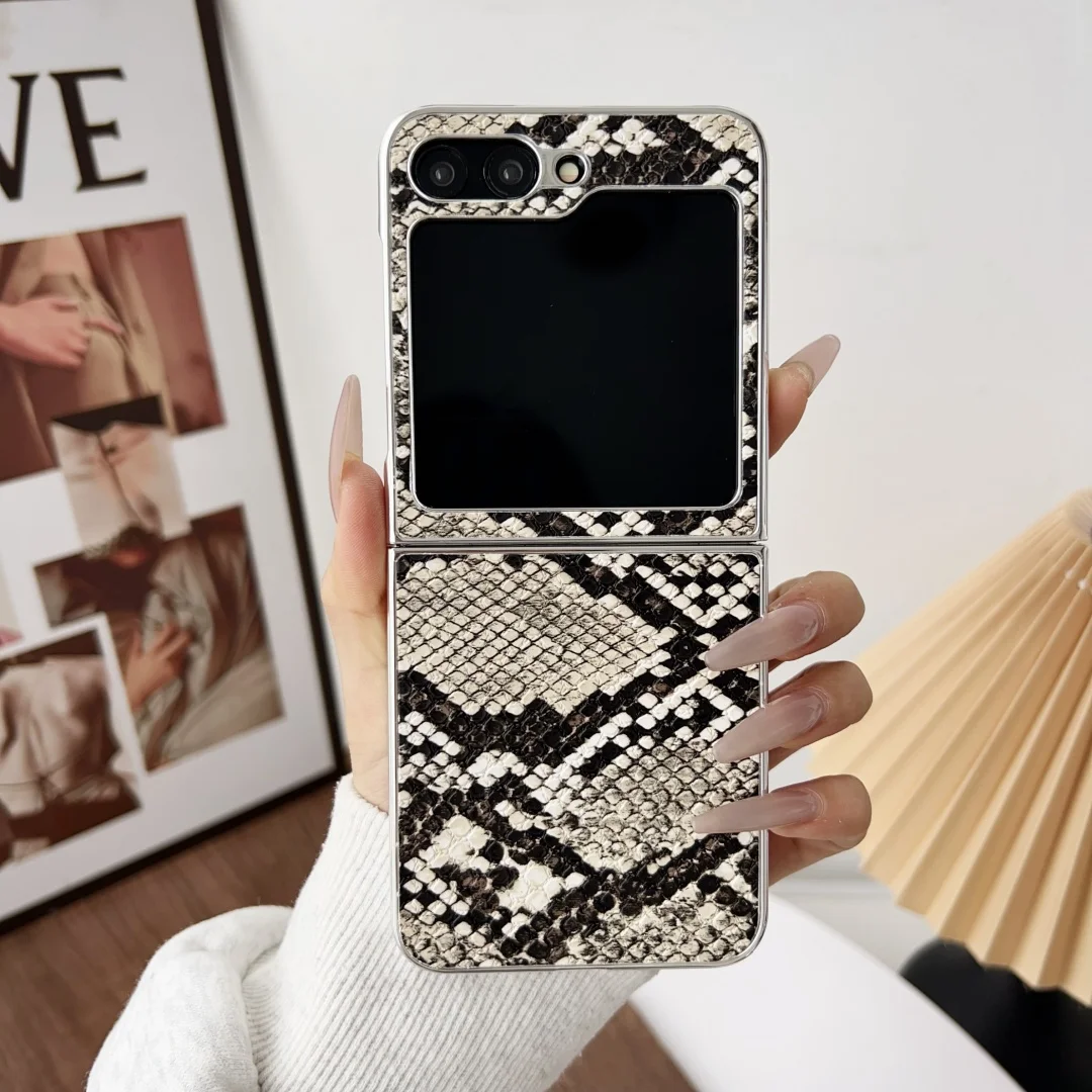 Shockproof Full Protective snake patterns Leather Phone Case For Samsung Galaxy Z Flip 3 4 5 6 7 5G Luxury stylish Brand Cover
Shockproof Full Protective snake patterns Leather Phone Case For Samsung Galaxy Z Flip 3 4 5 6 7 5G Luxury stylish Brand Cover