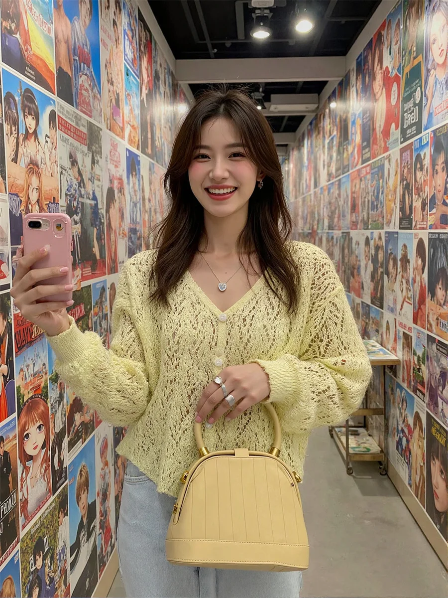 Cardigans Woman Hollow Out Sweet Solid V-Neck Sweaters Jumpers Clothes For Women In Autumn Button-Up Front College Style Preppy
Cardigans Woman Hollow Out Sweet Solid V-Neck Sweaters Jumpers Clothes For Women In Autumn Button-Up Front College Style Preppy