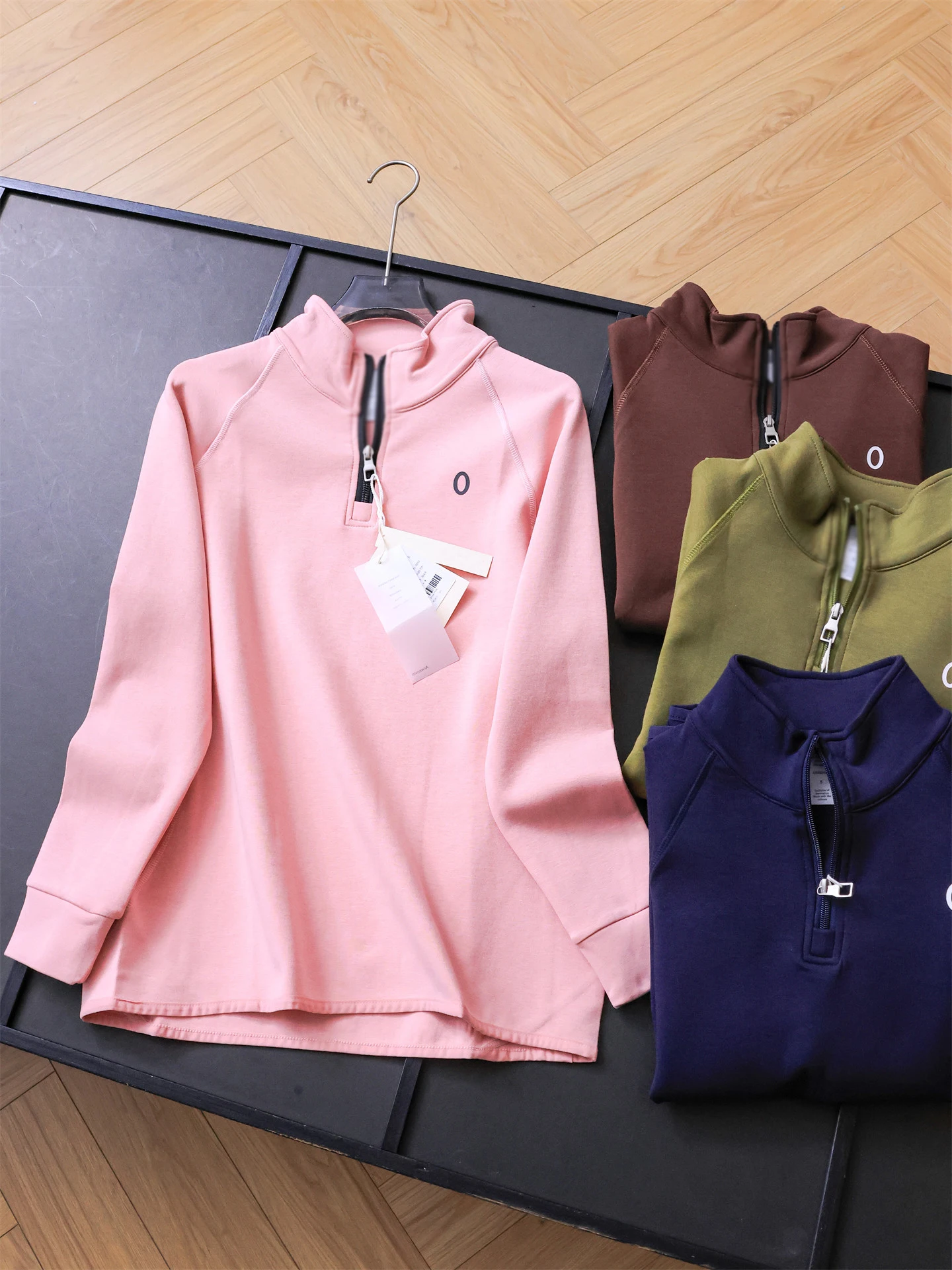 Loose Fit Zipper Long Sleeve Hoodie Women's Outerwear Casual Sport Style Color Half Zipper Comfortable Versatile Jacket
Loose Fit Zipper Long Sleeve Hoodie Women's Outerwear Casual Sport Style Color Half Zipper Comfortable Versatile Jacket
