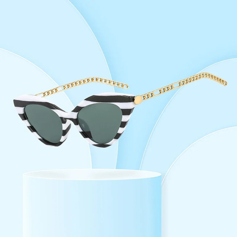 Retro Cat Eye Women Sunglasses Fashion Metal Chain Shades UV400 Brand Designer Men Trending Sun Glasses Sunglasses
Retro Cat Eye Women Sunglasses Fashion Metal Chain Shades UV400 Brand Designer Men Trending Sun Glasses Sunglasses