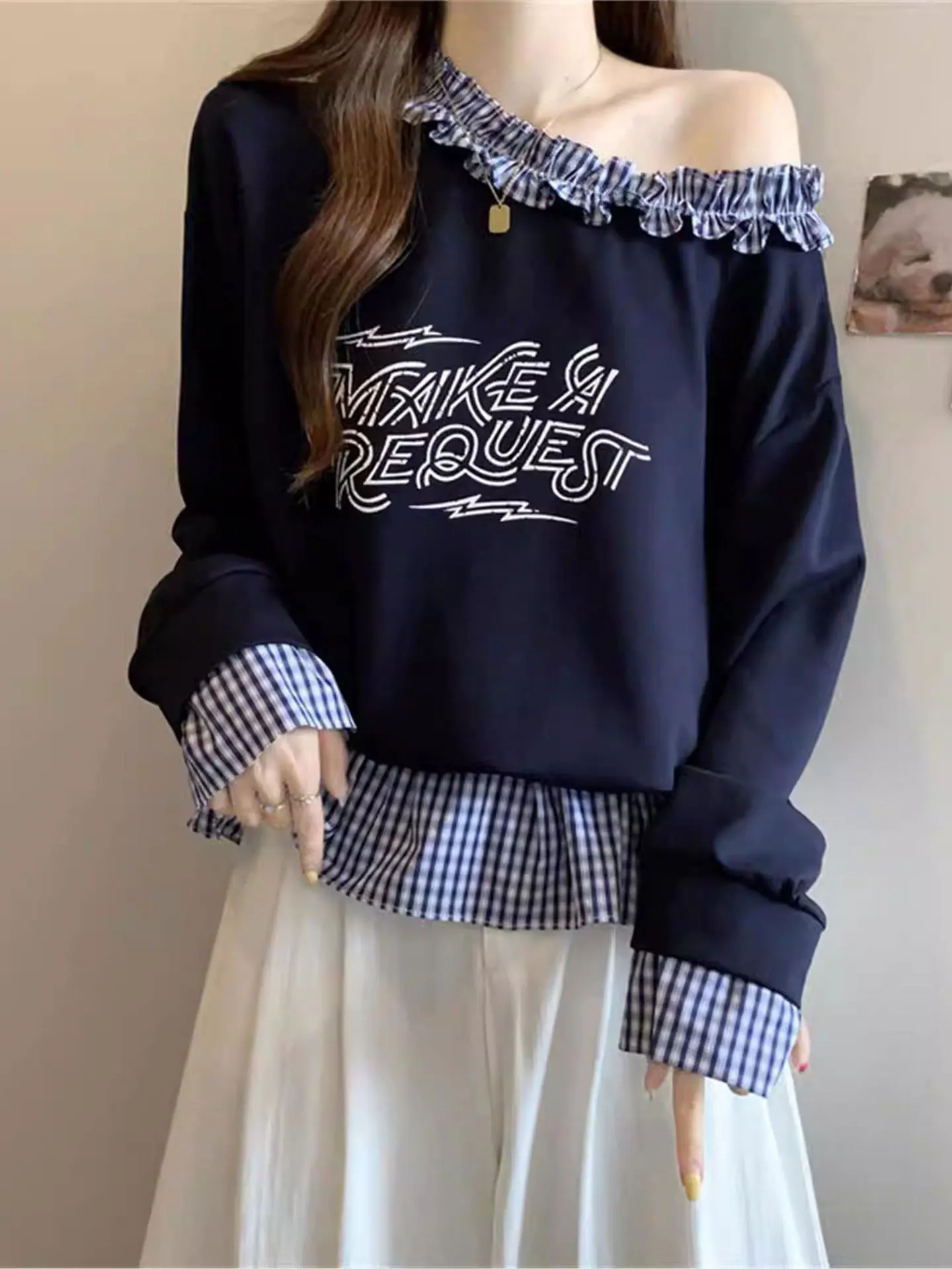 Стильная женская толстовка с капюшоном, лоскутная, в клетку, удлиненная, повседневная, больших размеров, весна 2026, синяя, с открытыми плечами, уличный стиль...
Стильная женская толстовка с капюшоном, лоскутная, в клетку, удлиненная, повседневная, больших размеров, весна 2026, синяя, с открытыми плечами, уличный стиль...