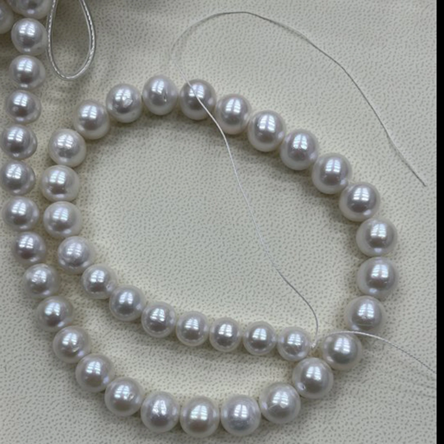 Natural Pearls 10-11mm round Smooth Freshwater White Necklace DIY Baroque Semi-Finished Jewelry Accessories for Wholesale
Natural Pearls 10-11mm round Smooth Freshwater White Necklace DIY Baroque Semi-Finished Jewelry Accessories for Wholesale