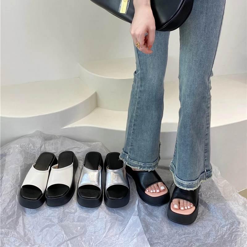 Summer Thick-soled Women's Slippers Fashion Solid Color Flat Heel Non-slip Women's Slippers Muffin Thick-soled Sandals Slippers
Summer Thick-soled Women's Slippers Fashion Solid Color Flat Heel Non-slip Women's Slippers Muffin Thick-soled Sandals Slippers