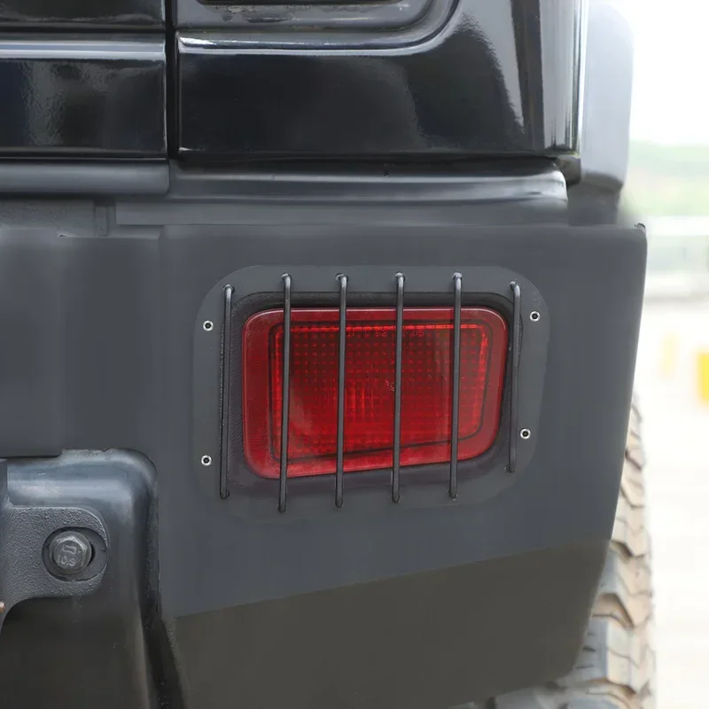For 03-07 Hummer H2 rear fog lamp decorative sticker/honeycomb sticker/tail light sticker exterior accessories
For 03-07 Hummer H2 rear fog lamp decorative sticker/honeycomb sticker/tail light sticker exterior accessories