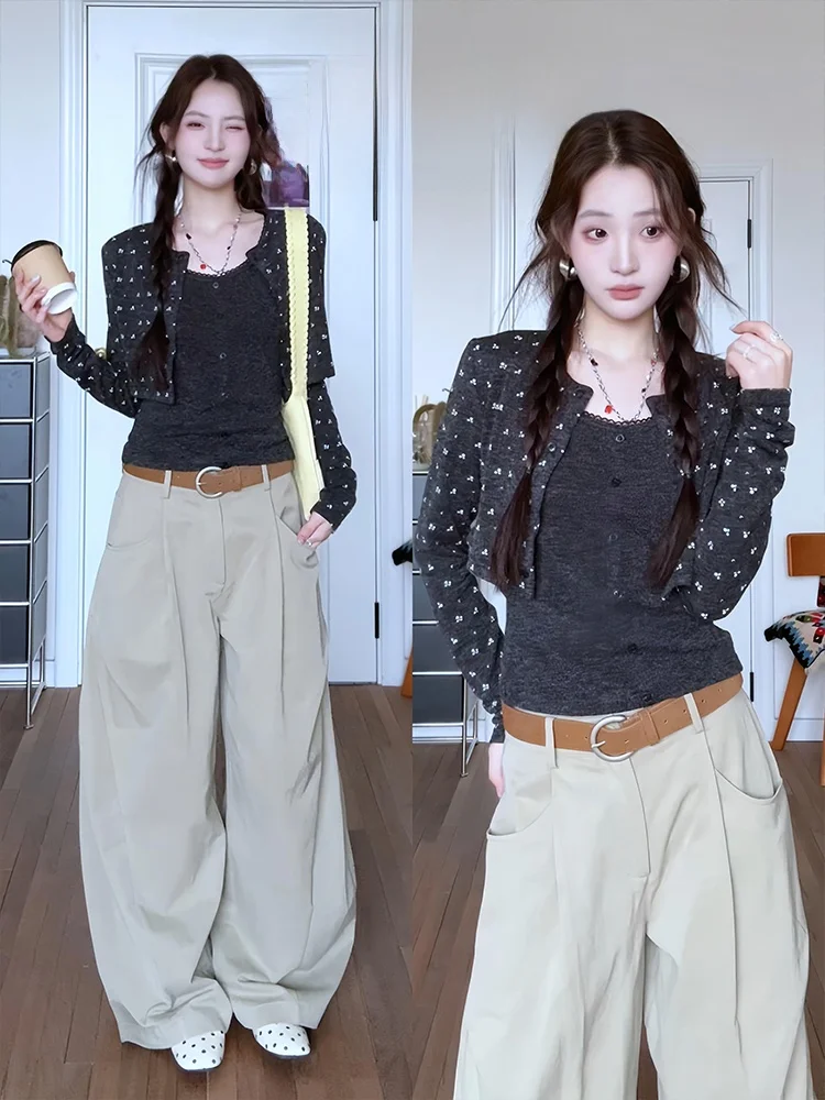 Korean Retro Floral Short Open Cardigan Vest Two-Piece Set Women's Spring Slimming Elegant Beautiful Top Set Long Sleeve
Korean Retro Floral Short Open Cardigan Vest Two-Piece Set Women's Spring Slimming Elegant Beautiful Top Set Long Sleeve