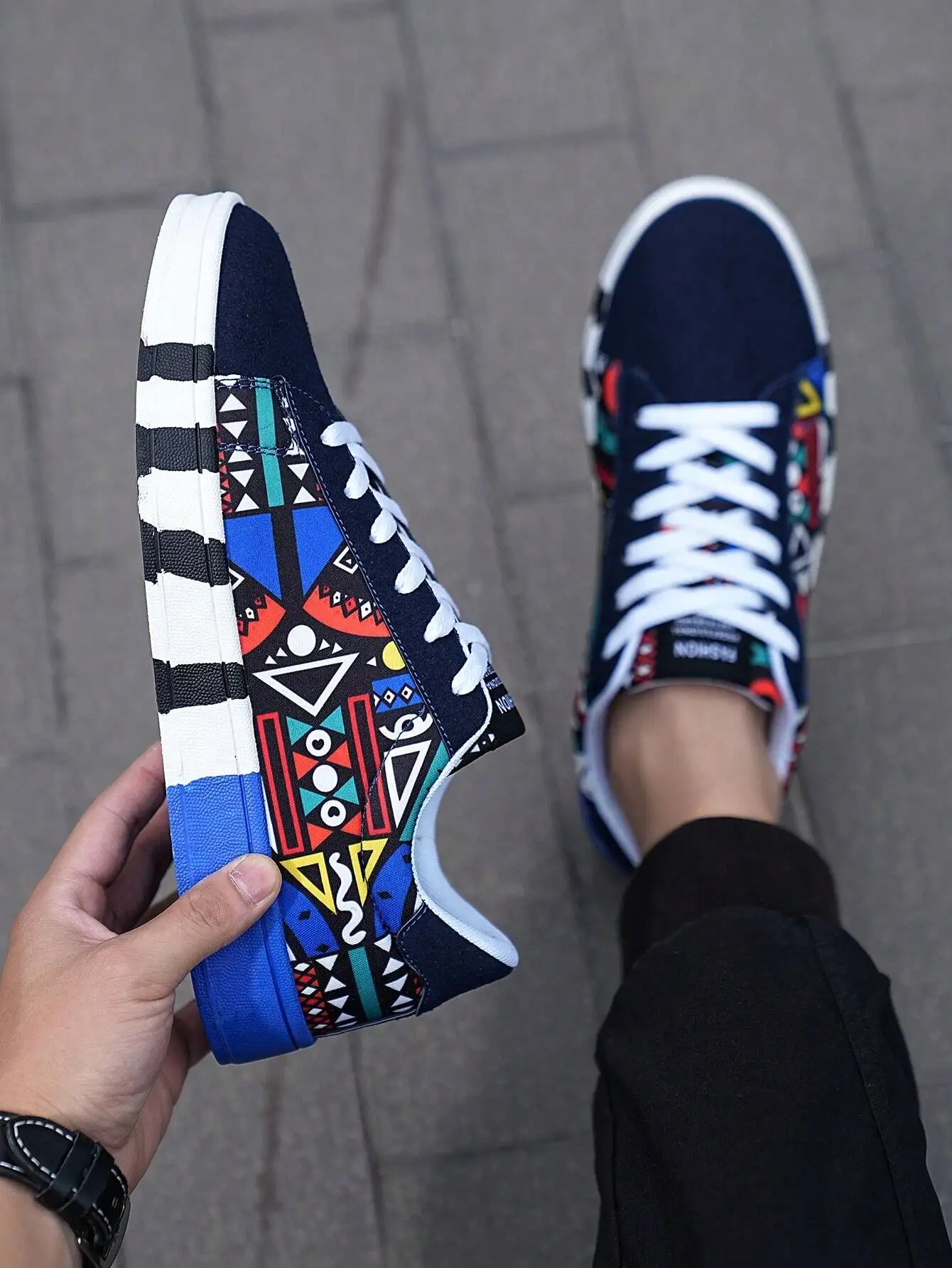 Geometric Graffiti Print Canvas Lace Up Sneakers Couple Matching Casual Comfort Sports Shoes For Men Women
Geometric Graffiti Print Canvas Lace Up Sneakers Couple Matching Casual Comfort Sports Shoes For Men Women