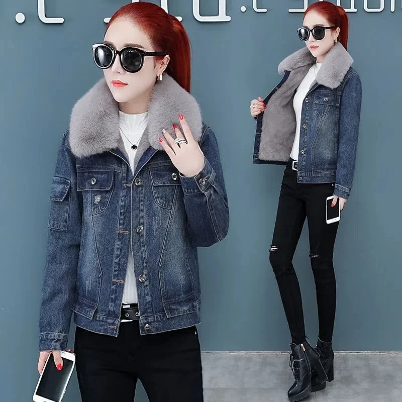 2023 New Velvet Warm Winter Jean Jacket Female Pockets Button Soft Short Outerwear Fashion Slim Denim Coats For Women Parkas 3XL
2023 New Velvet Warm Winter Jean Jacket Female Pockets Button Soft Short Outerwear Fashion Slim Denim Coats For Women Parkas 3XL