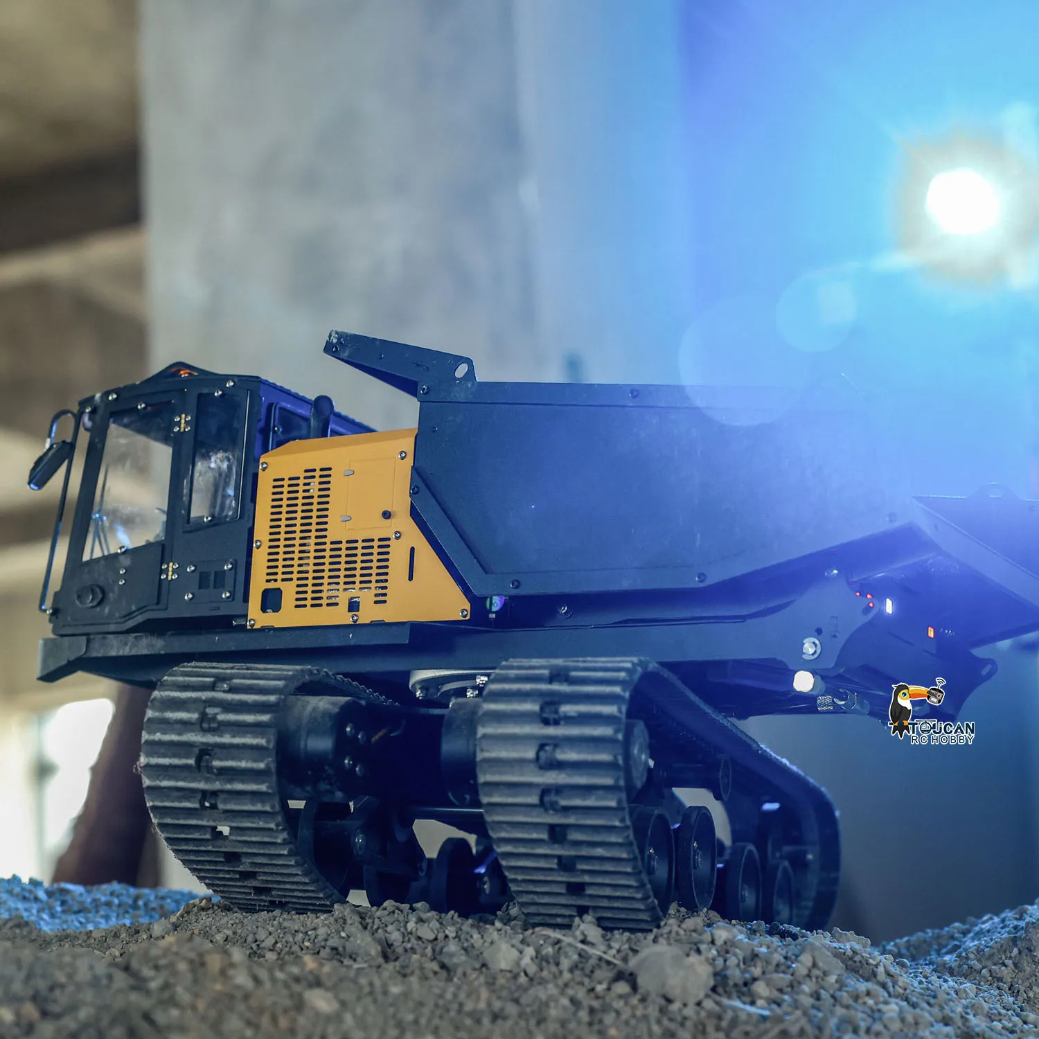 Новый 1/14 RC гидравлический гусеничный грузовик T14r RTR Радиоуправляемый металлический самосвал Модель автомобиля Вращение на 360 градусов со световой звуковой системой 
Новый 1/14 RC гидравлический гусеничный грузовик T14r RTR Радиоуправляемый металлический самосвал Модель автомобиля Вращение на 360 градусов со световой звуковой системой