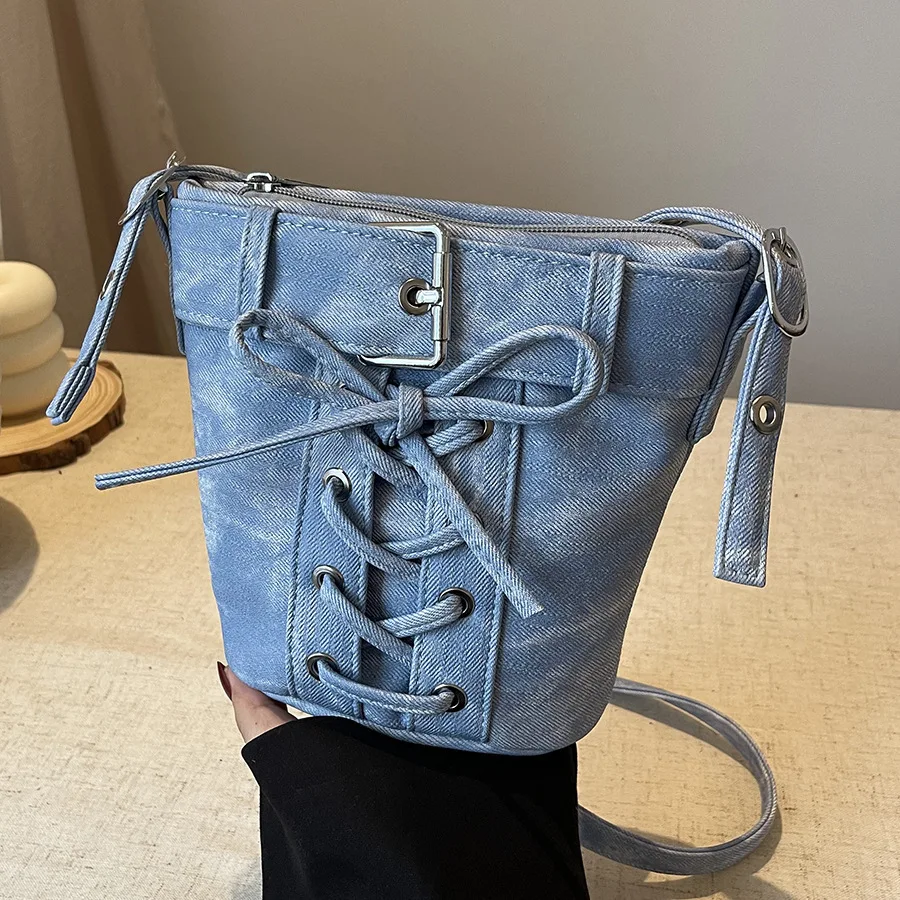 Single Shoulder Women's Bag Small Niche Design Bow Crossbody New Fashionable And Versatile Casual Bucket Handbags For Women
Single Shoulder Women's Bag Small Niche Design Bow Crossbody New Fashionable And Versatile Casual Bucket Handbags For Women