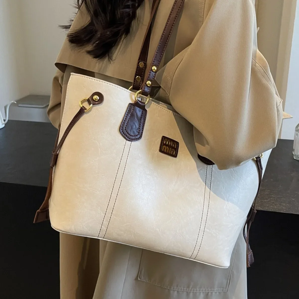 2025 NEW Latest Women's Simple Vintage Spacious Underarm Tote Bags Trendy and Relaxed Single - Shoulder Handbags
2025 NEW Latest Women's Simple Vintage Spacious Underarm Tote Bags Trendy and Relaxed Single - Shoulder Handbags