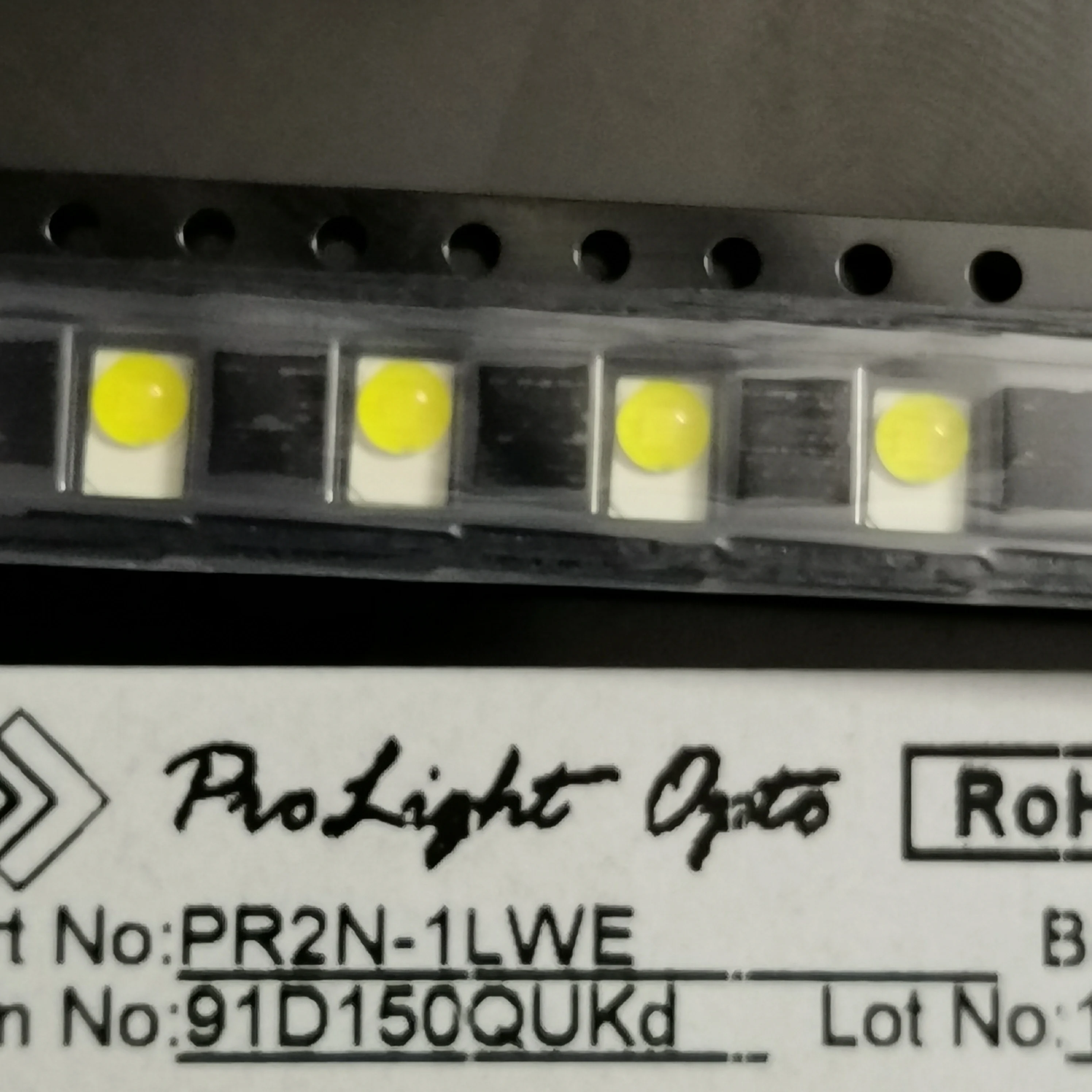 20Pcs/PR2N-TLWE ProLight Taiwan Phenix 1W 3045 Positive White 6700K Color Temperature
20Pcs/PR2N-TLWE ProLight Taiwan Phenix 1W 3045 Positive White 6700K Color Temperature