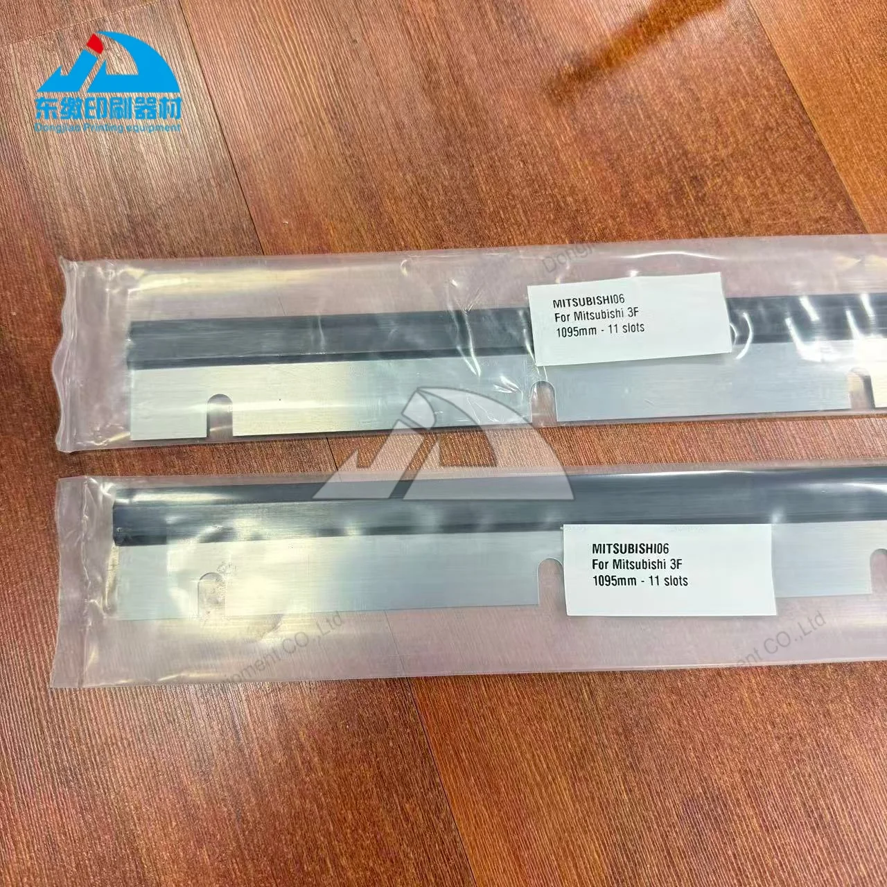 Offset Printing Parts Squeegee 1095mm 11 Slots Wash up Blade Offset Printing Machinery Spare Parts Wash up Blade for Mitsubishi
Offset Printing Parts Squeegee 1095mm 11 Slots Wash up Blade Offset Printing Machinery Spare Parts Wash up Blade for Mitsubishi