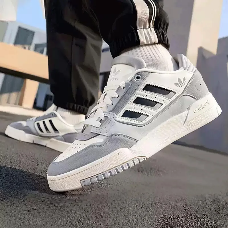 Adidas Clover Sneaker - Men's and Women's New Low-Top Sporty Casual Shoes - Model No. JQ0063
Adidas Clover Sneaker - Men's and Women's New Low-Top Sporty Casual Shoes - Model No. JQ0063