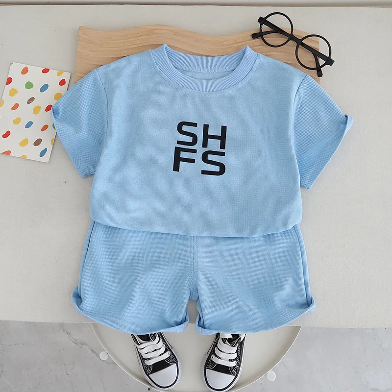 2024 Designer Baby Boy 18 Months Old Summer Clothes for Kids Solid Color Letter Short Sleeve T-shirts + Shorts Boys Outfits Set
2024 Designer Baby Boy 18 Months Old Summer Clothes for Kids Solid Color Letter Short Sleeve T-shirts + Shorts Boys Outfits Set
