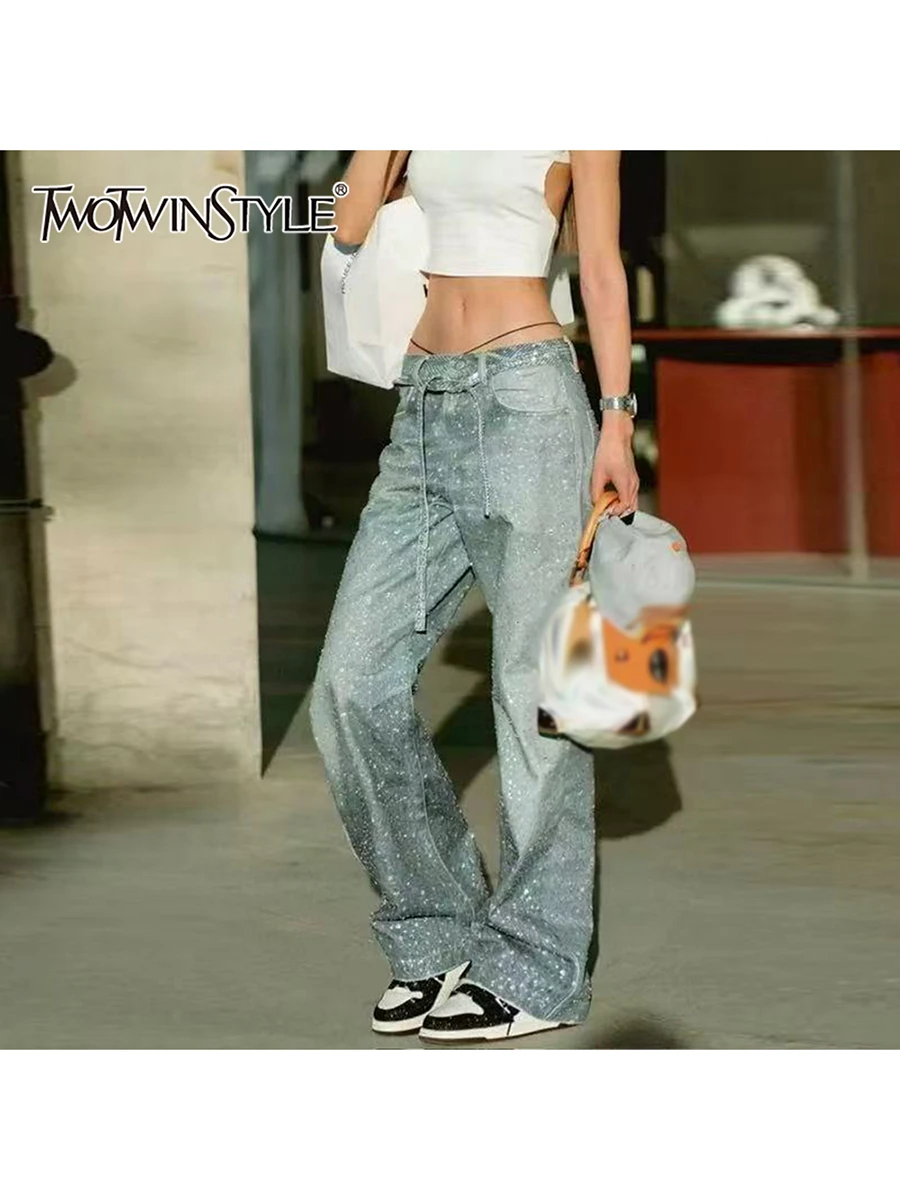 TWOTWINSTYLE, свободные элегантные джинсы для женщин с высокой талией, лоскутные широкие джинсы на шнуровке, женская модная одежда, новинка
TWOTWINSTYLE, свободные элегантные джинсы для женщин с высокой талией, лоскутные широкие джинсы на шнуровке, женская модная одежда, новинка