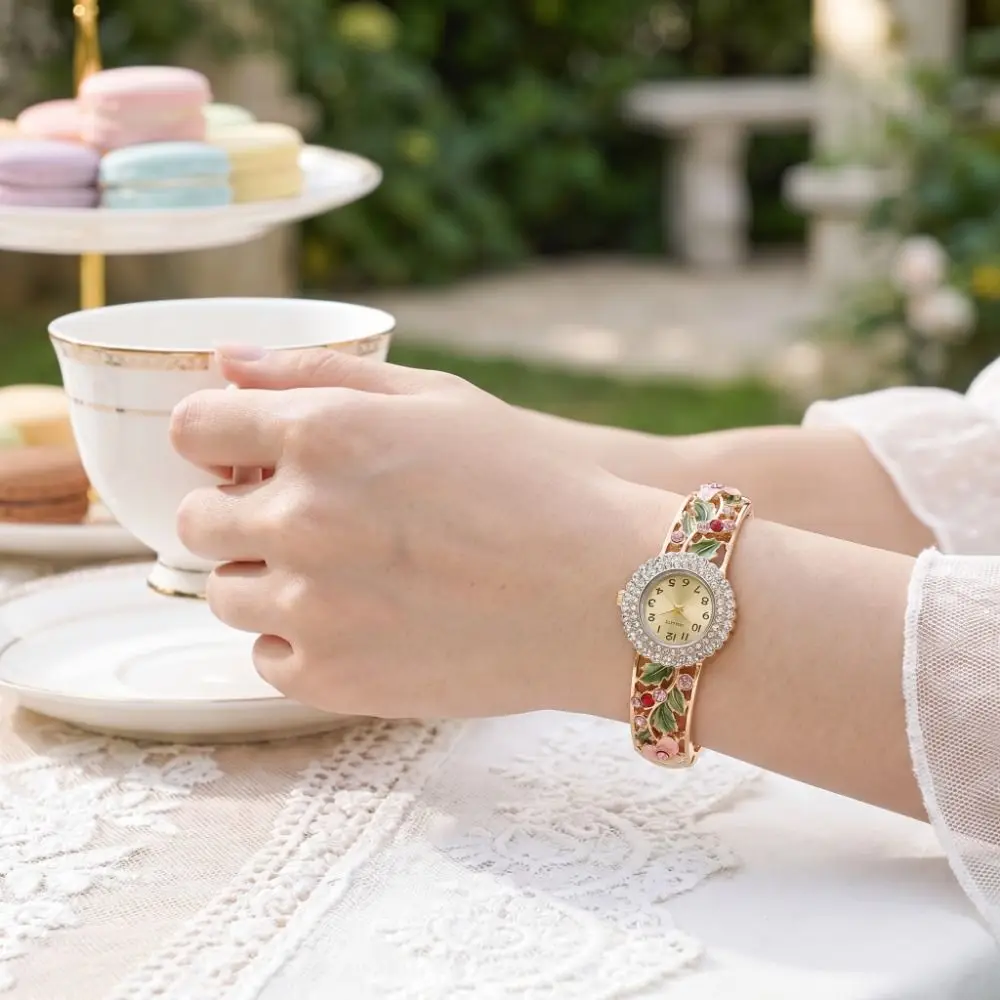 Rich In Flowers Vintage Watch Rhinestone Bracelet Round Dial Ladies Wristwatch Crystal Jewelry Versatile Design Quartz Watch
Rich In Flowers Vintage Watch Rhinestone Bracelet Round Dial Ladies Wristwatch Crystal Jewelry Versatile Design Quartz Watch