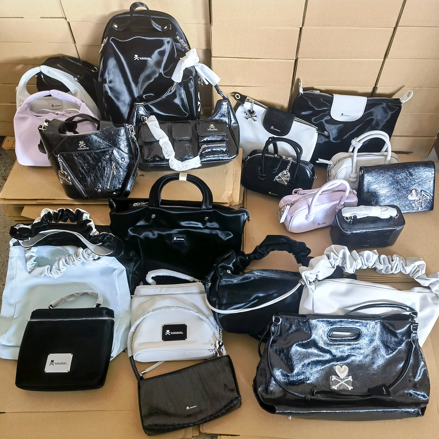 Sleek Motorcycle Chic Crossbody Bag Luxury Horsewoman Light Luxury Subculture HOBO Bag Spicy Girl Single Shoulder Slant Bag
Sleek Motorcycle Chic Crossbody Bag Luxury Horsewoman Light Luxury Subculture HOBO Bag Spicy Girl Single Shoulder Slant Bag