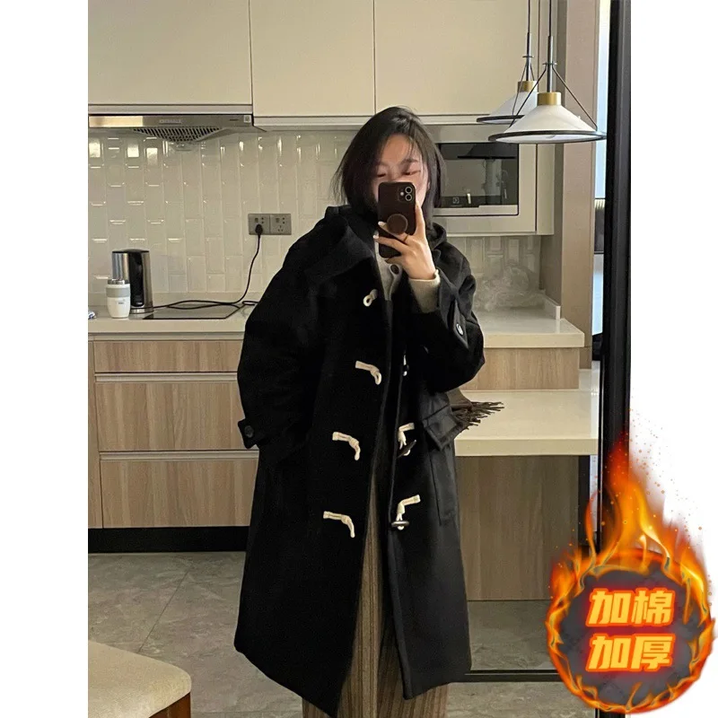 Mid-Length Black Duffle Coat With Horn Buttons For Women, Woolen Coat, 2026 Autumn And Winter New Style, High-End Thickened
Mid-Length Black Duffle Coat With Horn Buttons For Women, Woolen Coat, 2026 Autumn And Winter New Style, High-End Thickened