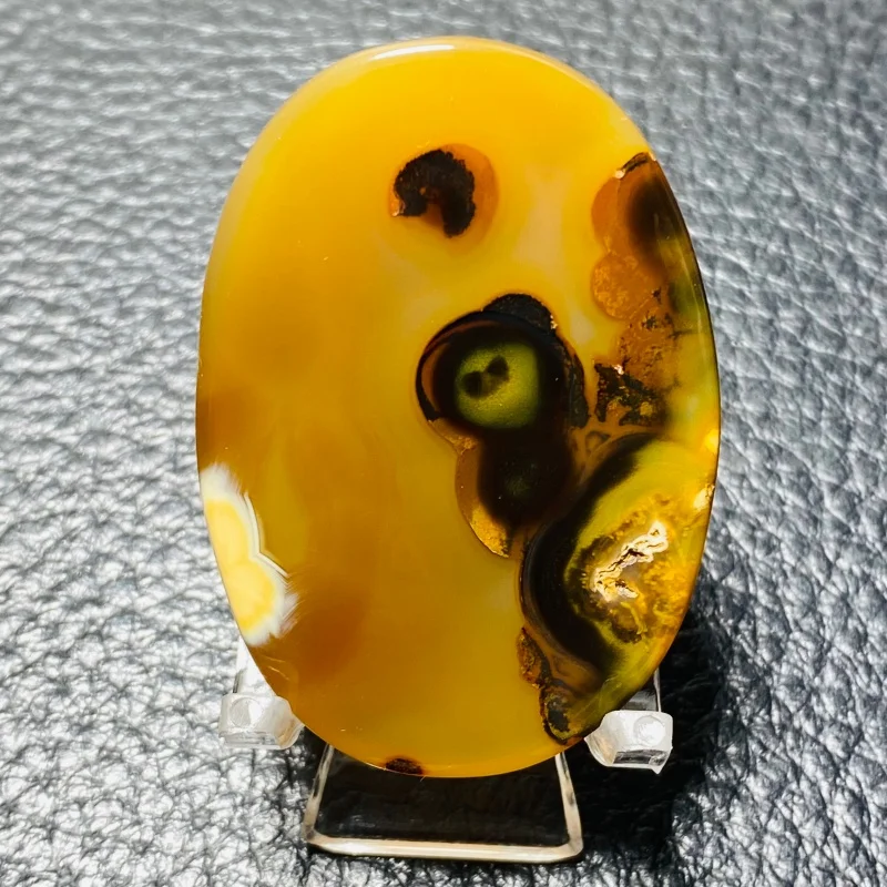 Natural stone oval marine chalcedony agate small bird energy crystal healing home decoration piece
Natural stone oval marine chalcedony agate small bird energy crystal healing home decoration piece