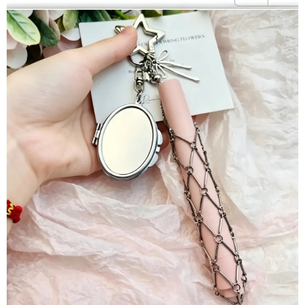 Fashionable Cute Portable Metal Net Lipstick Holder Bag Keychain Silver Creative for Women Girls Compact Mirror Light Weight
Fashionable Cute Portable Metal Net Lipstick Holder Bag Keychain Silver Creative for Women Girls Compact Mirror Light Weight