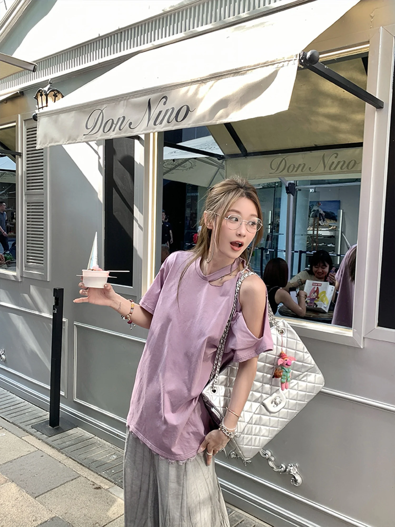 Свободная женская летняя повседневная футболка из хлопка с круглым вырезом, кружевными вставками и дизайном на плечах, для повседневной носки
Свободная женская летняя повседневная футболка из хлопка с круглым вырезом, кружевными вставками и дизайном на плечах, для повседневной носки