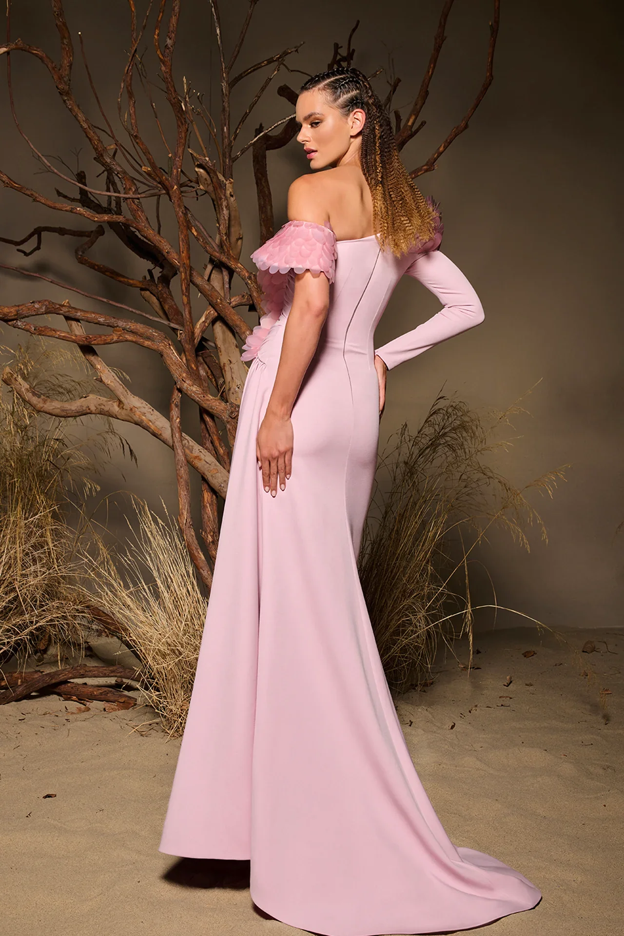 Women's Elegant Off The Shoulder long Sleeve Evening Dresses Customized A-line Floor Length Gown Back Zipper Party Dress
Women's Elegant Off The Shoulder long Sleeve Evening Dresses Customized A-line Floor Length Gown Back Zipper Party Dress