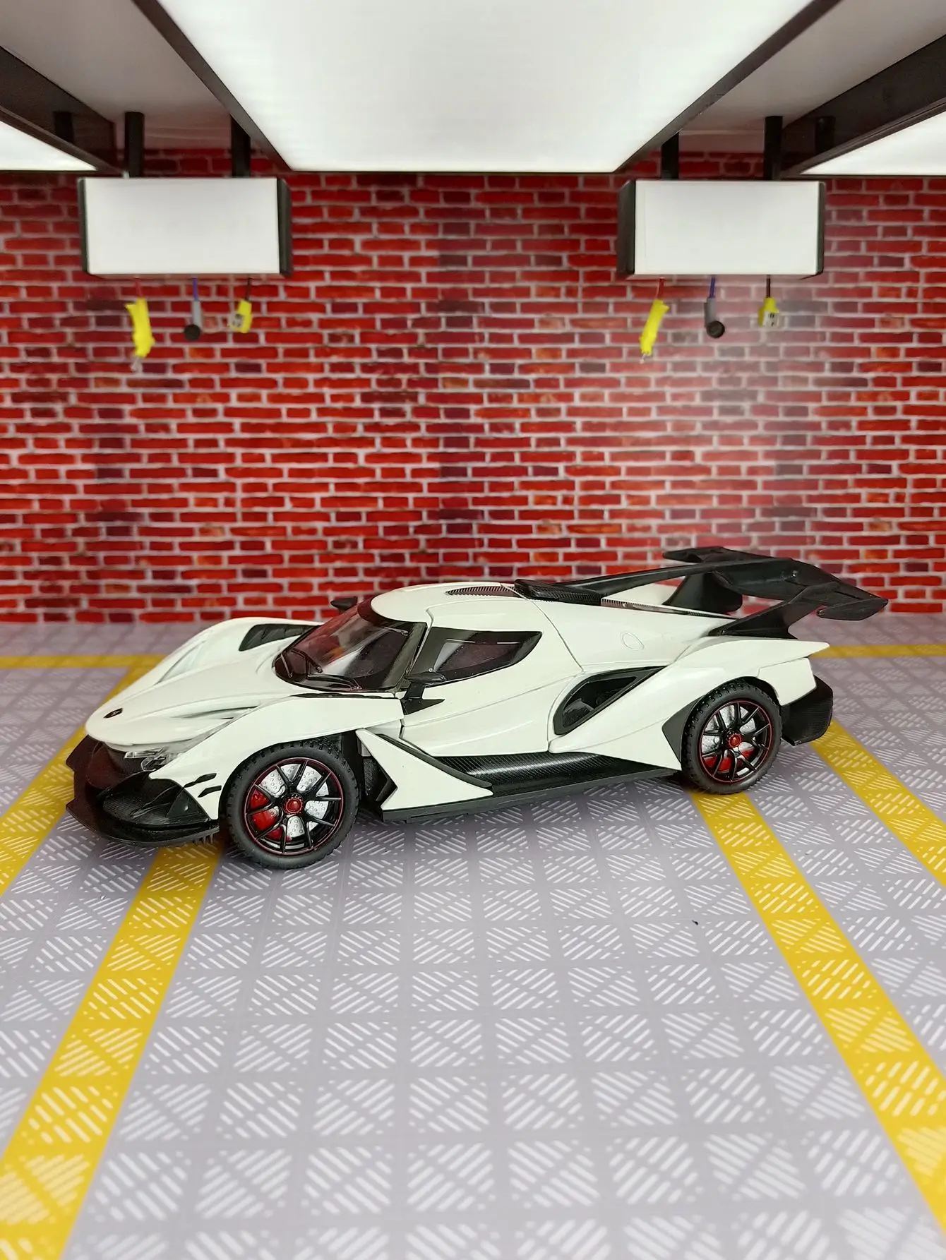 New 1:24 Apollo IE Alloy Car Model Simulation Sound And Light Pull Back Toy Car Metal Sports Car Boys Collection Ornaments Gift
New 1:24 Apollo IE Alloy Car Model Simulation Sound And Light Pull Back Toy Car Metal Sports Car Boys Collection Ornaments Gift