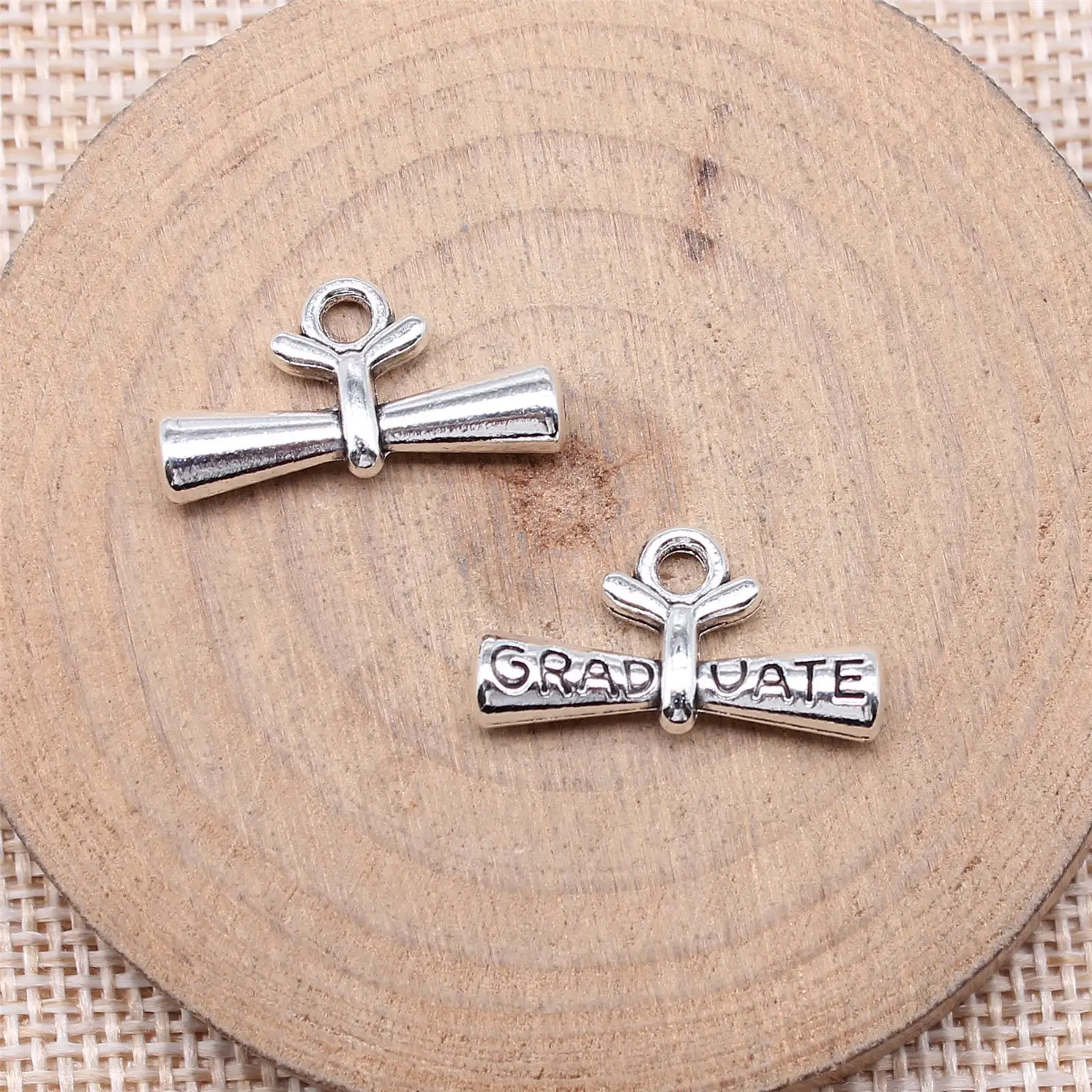 20pcs 11x21mm(0.43x0.83inch) Antique Silver Color Graduate Graduation Charms Pendants DIY Jewelry Making Accessories
20pcs 11x21mm(0.43x0.83inch) Antique Silver Color Graduate Graduation Charms Pendants DIY Jewelry Making Accessories