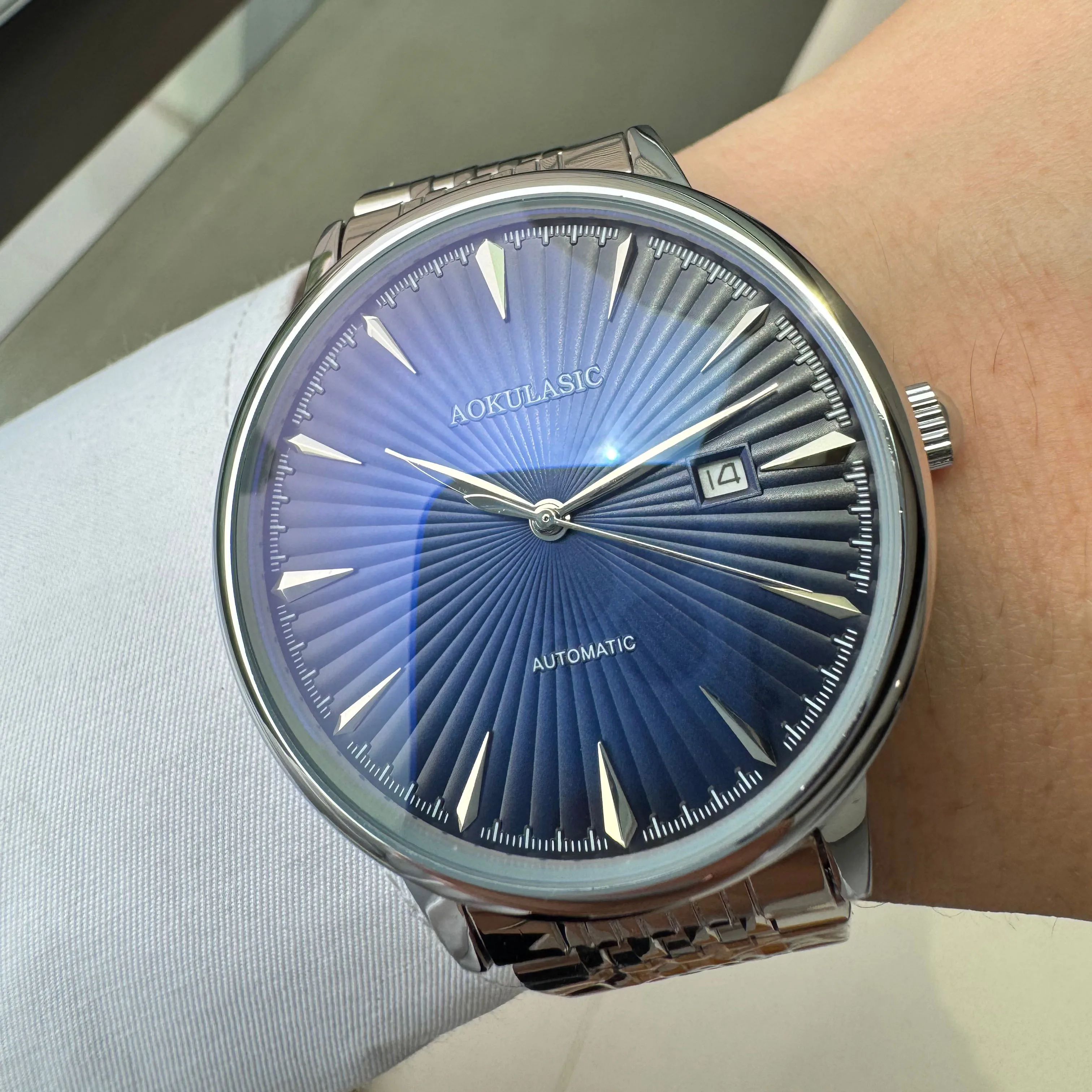 AOKULASIC Business Mechanical Watch for Men Luminous Hands Stainless Steel Strap Blue Minimalist Dial Fashion Automatic Watches
AOKULASIC Business Mechanical Watch for Men Luminous Hands Stainless Steel Strap Blue Minimalist Dial Fashion Automatic Watches
