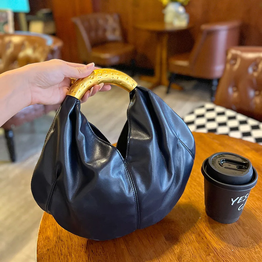 Fashion sense glossy handbag trendy banquet high sense versatile handbag daily locomotive bag
Fashion sense glossy handbag trendy banquet high sense versatile handbag daily locomotive bag