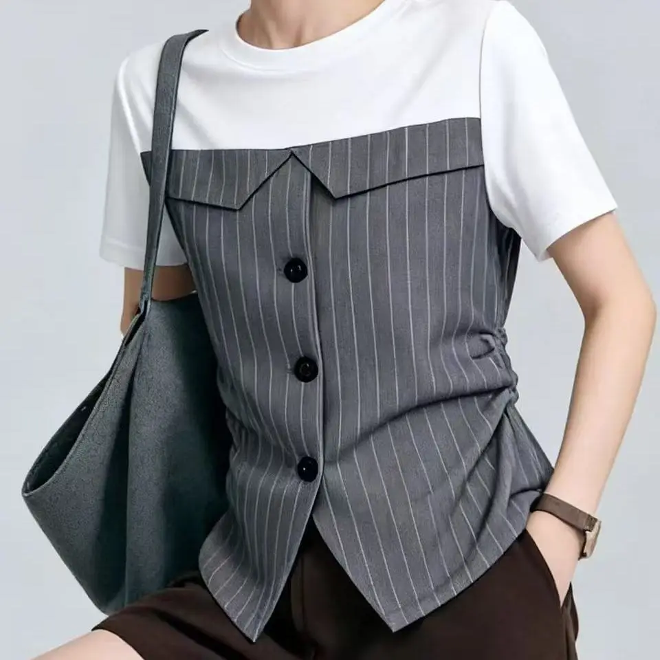 two-piece contrasting color splicing short-sleeved T-shirt women's spring and summer new loose top shirt
two-piece contrasting color splicing short-sleeved T-shirt women's spring and summer new loose top shirt