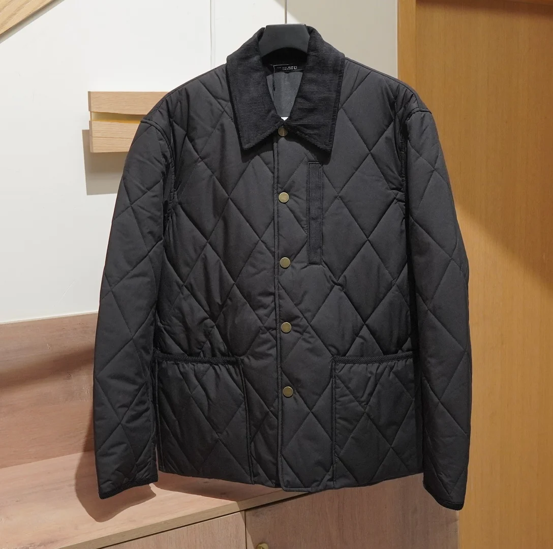 European and American Fashion Men's Clothing with Contrasting Collar, Diamond Pattern, Loose-Fitting Cotton Jacket, Black Cotton Coat
European and American Fashion Men's Clothing with Contrasting Collar, Diamond Pattern, Loose-Fitting Cotton Jacket, Black Cotton Coat